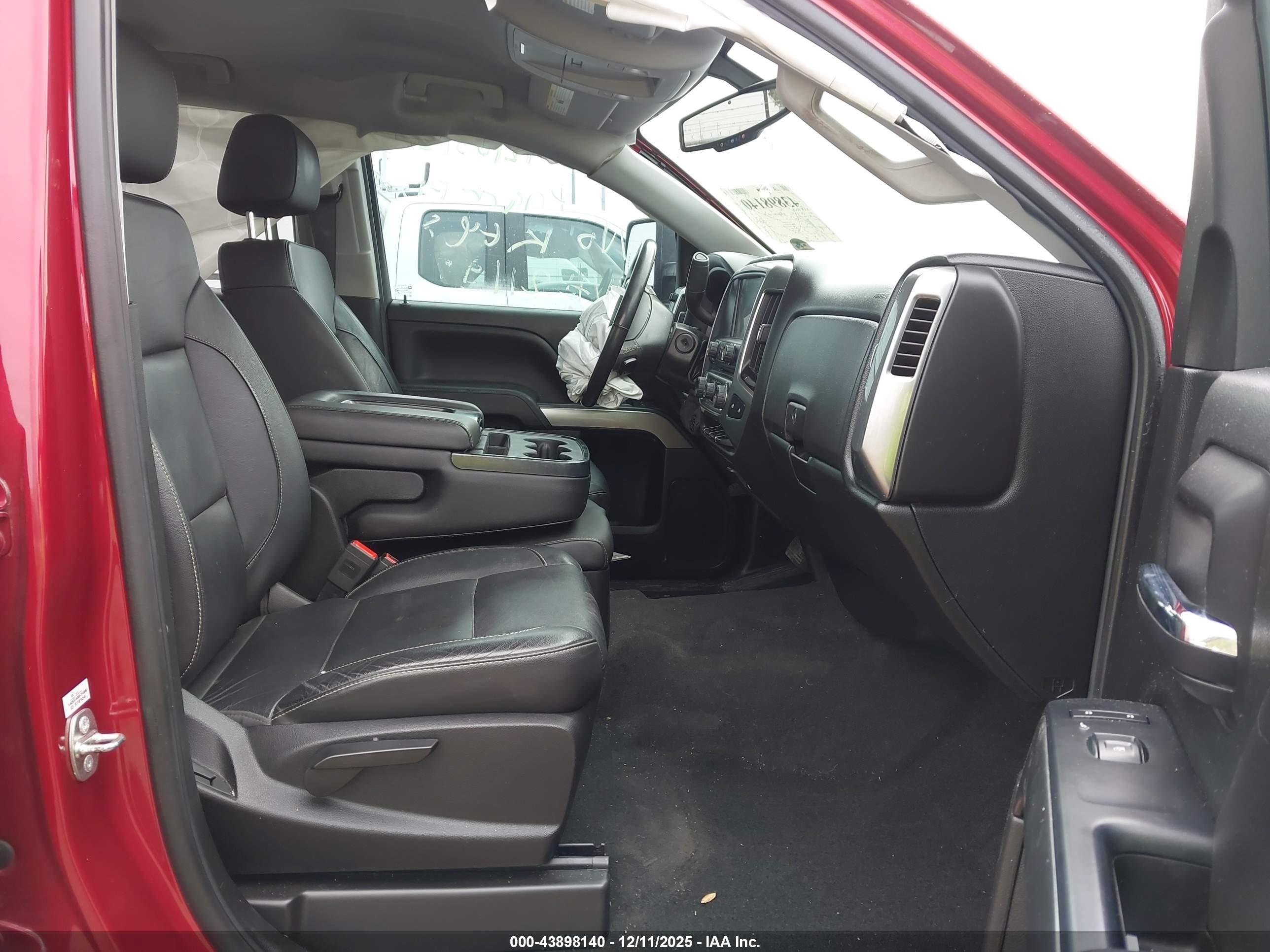 CHEVROLET SILVERADO image 5