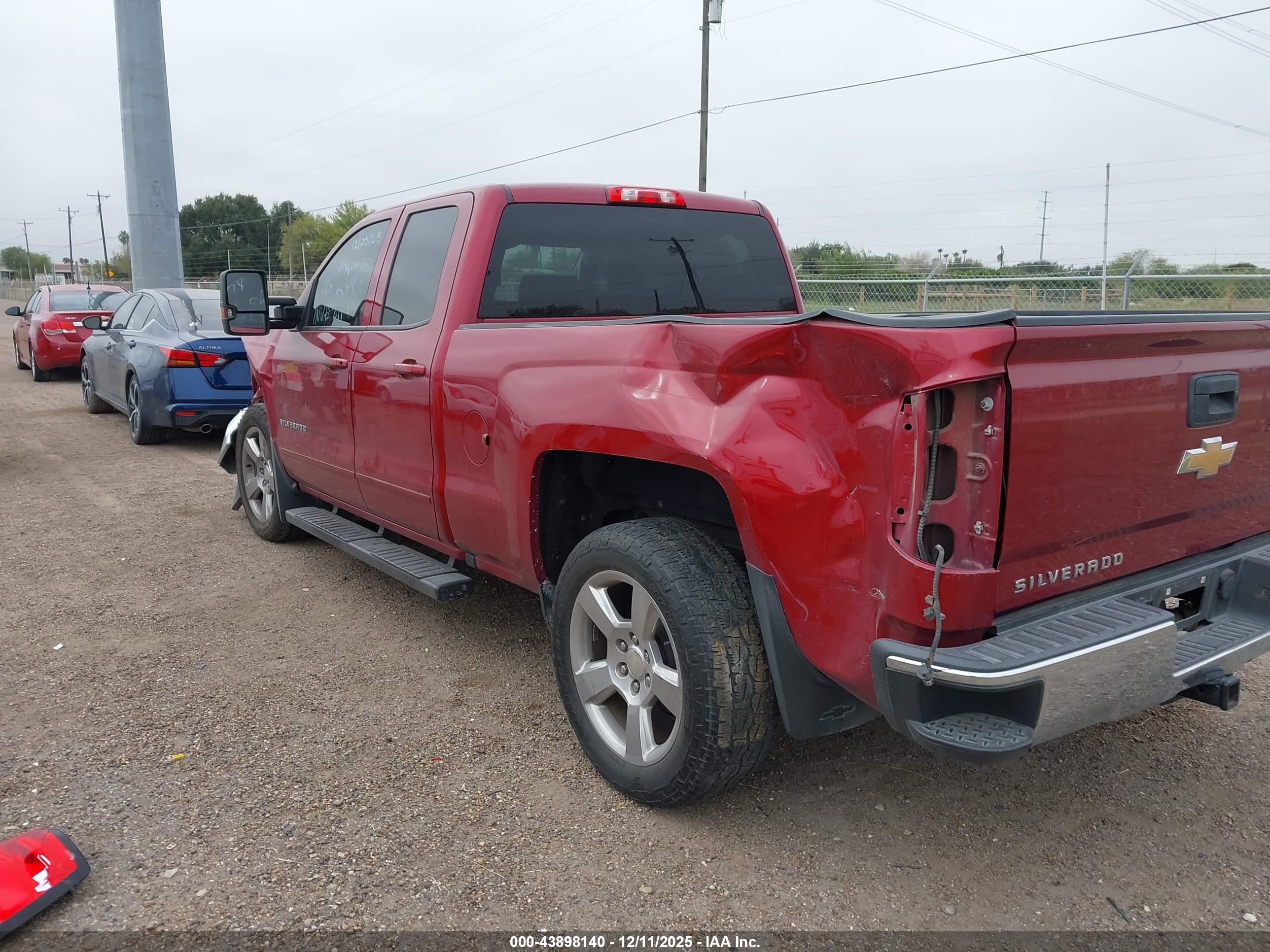 CHEVROLET SILVERADO image 6