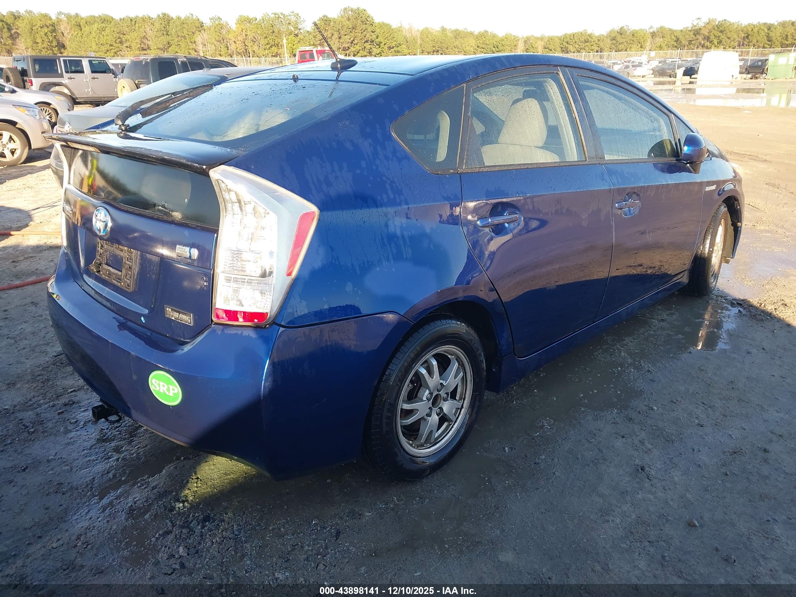 TOYOTA PRIUS image 4