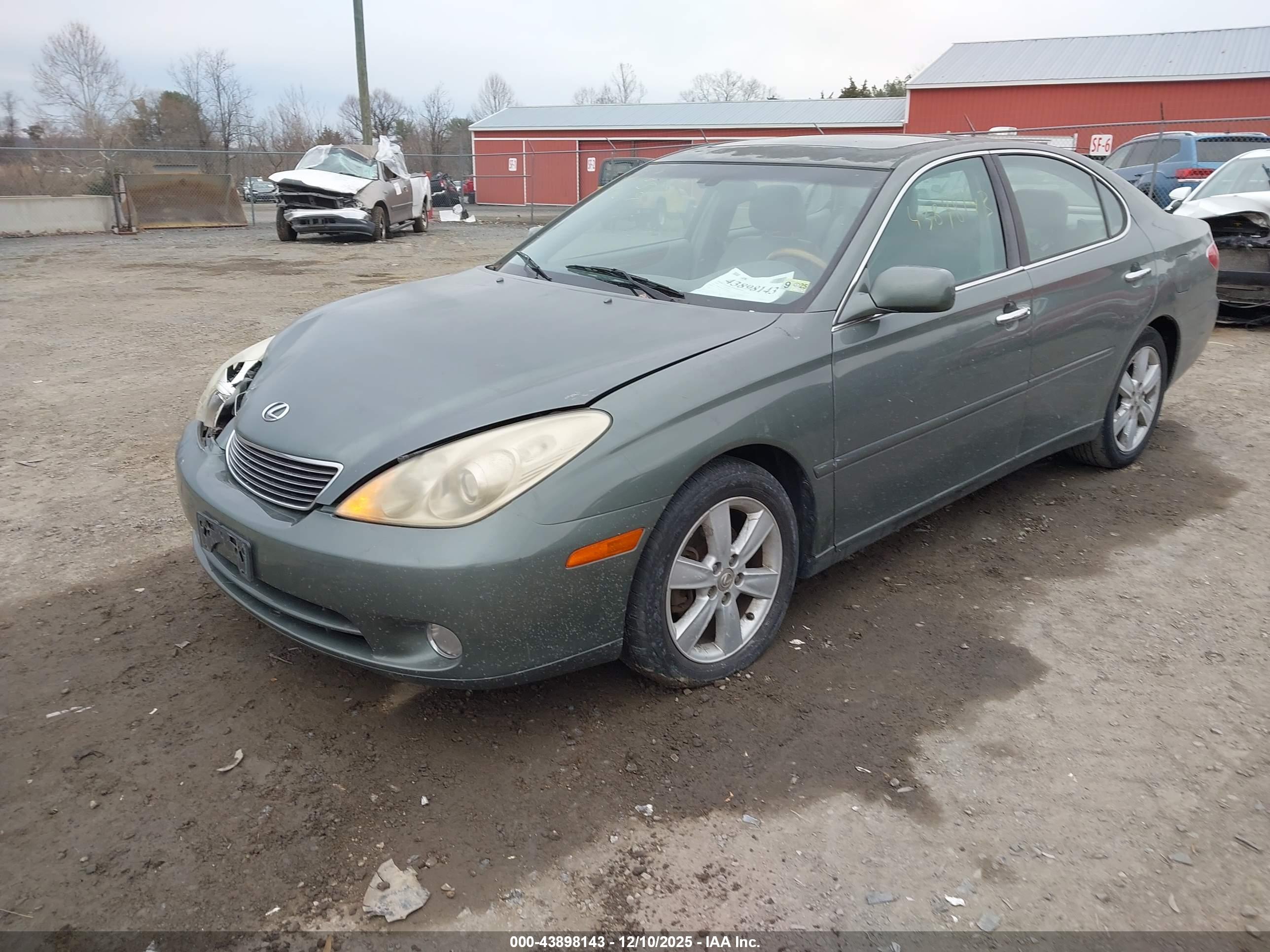 LEXUS ES image 2