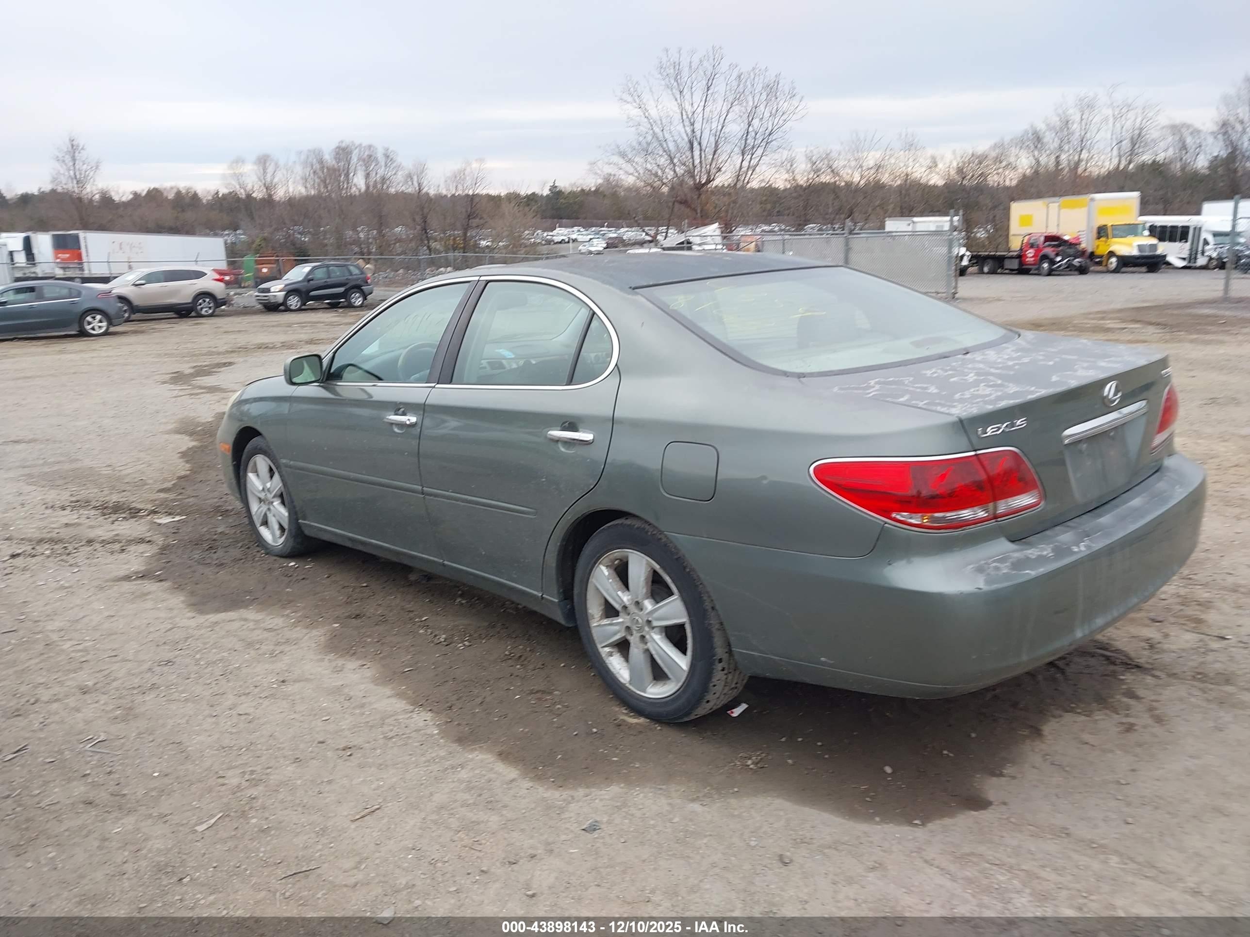 LEXUS ES image 3