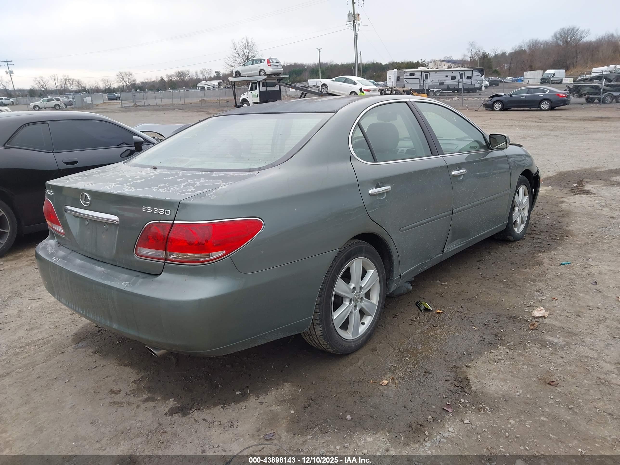 LEXUS ES image 4