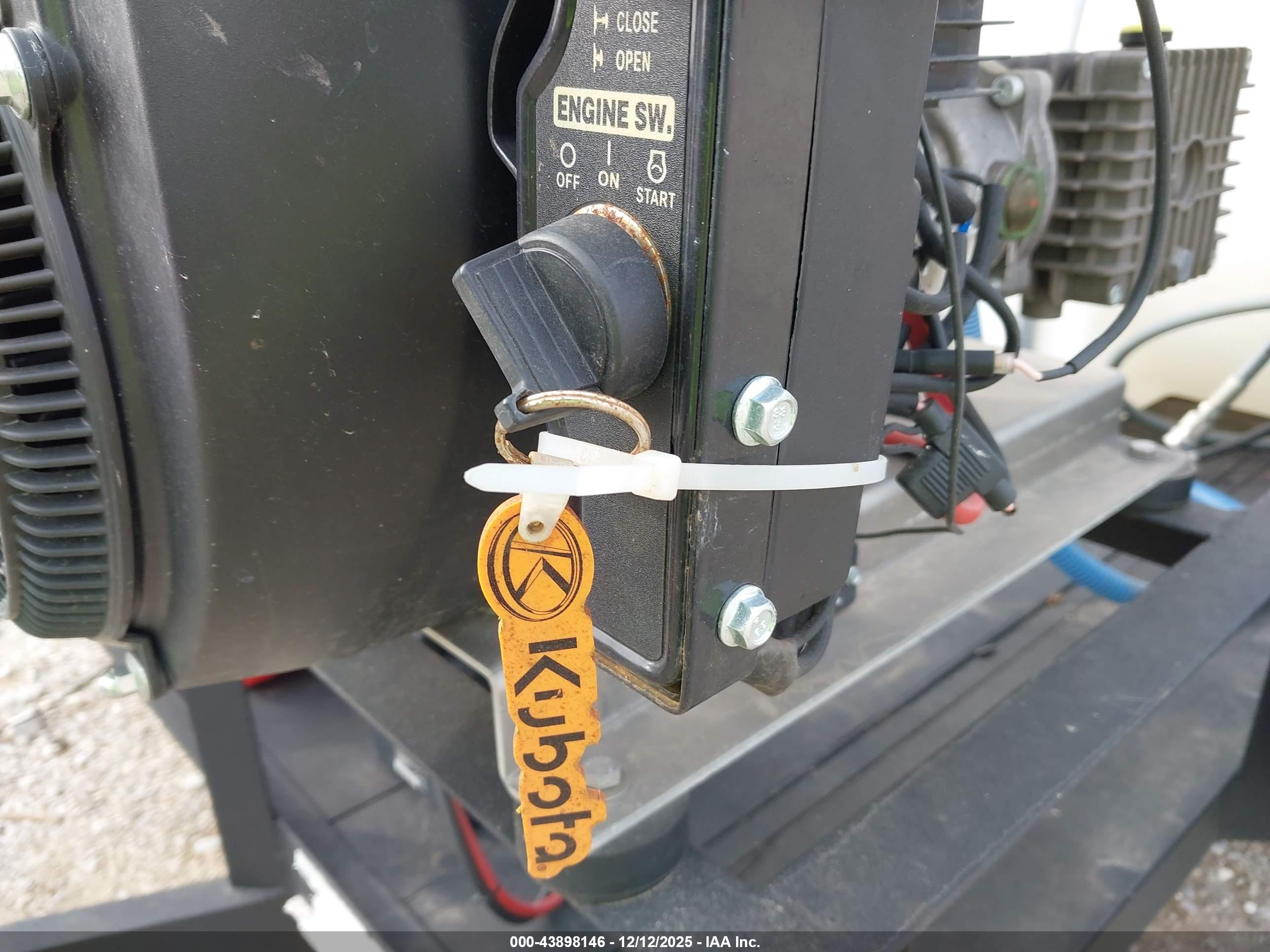 CM CRX image 11