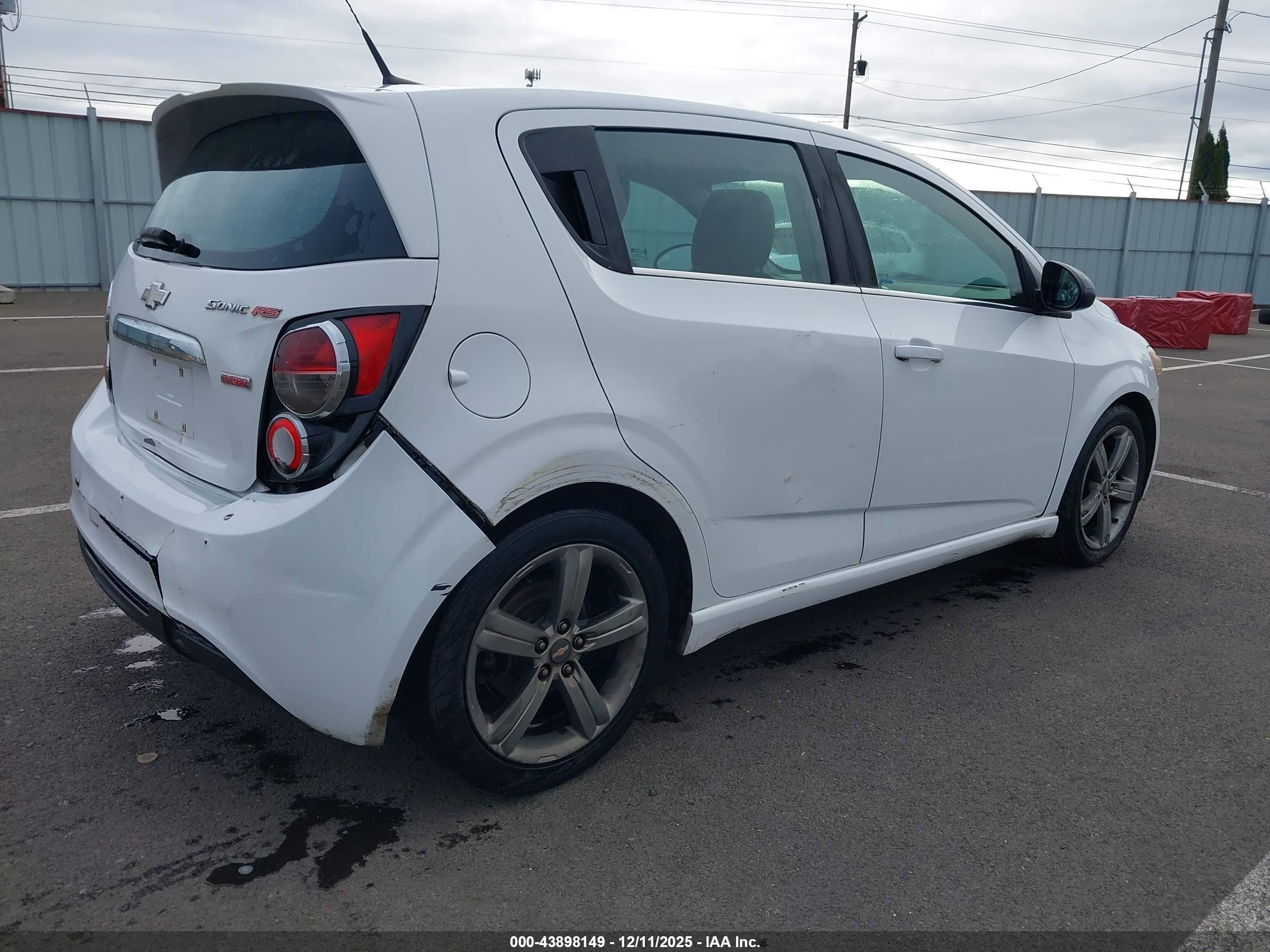 CHEVROLET SONIC image 4