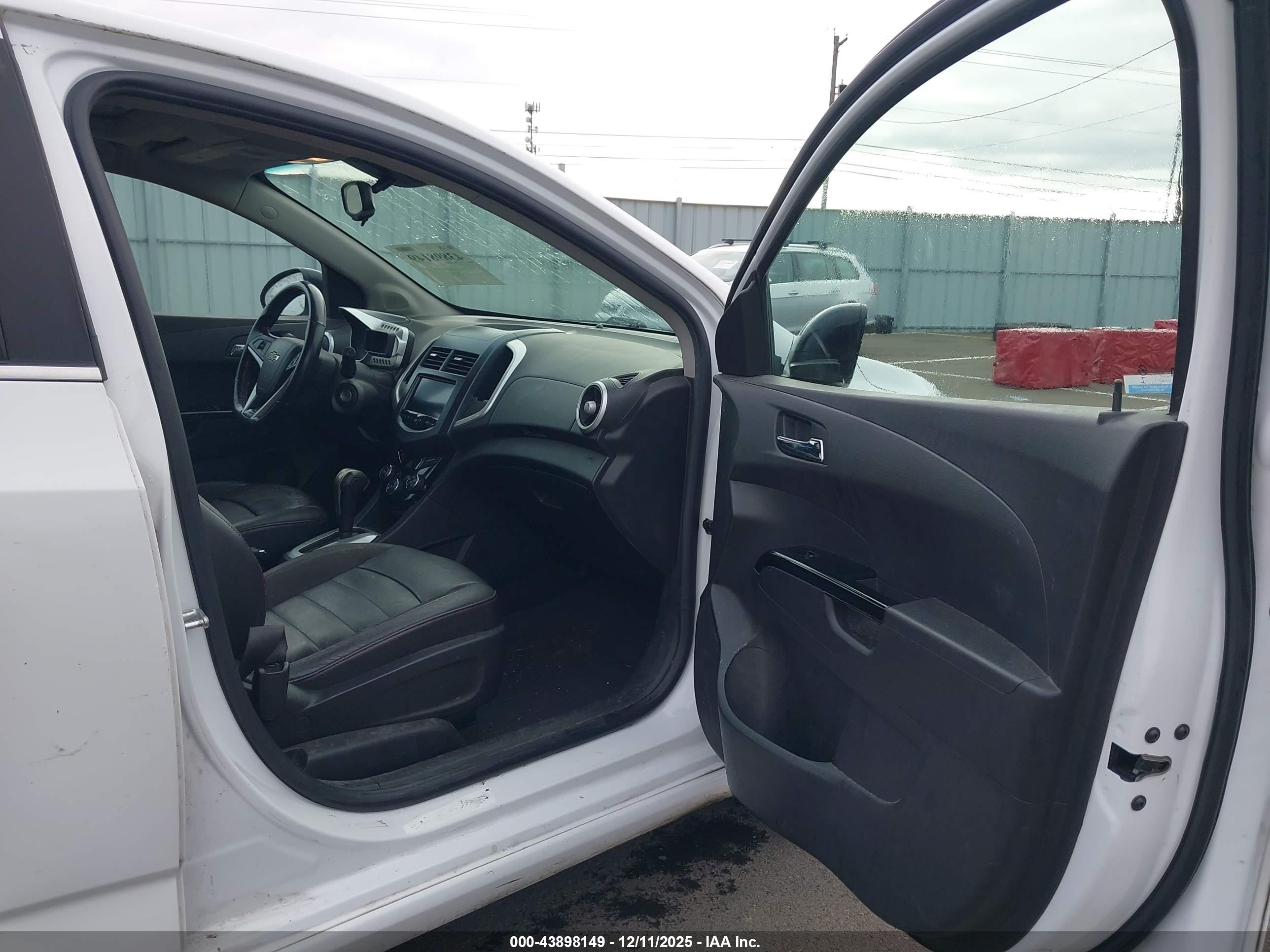 CHEVROLET SONIC image 5
