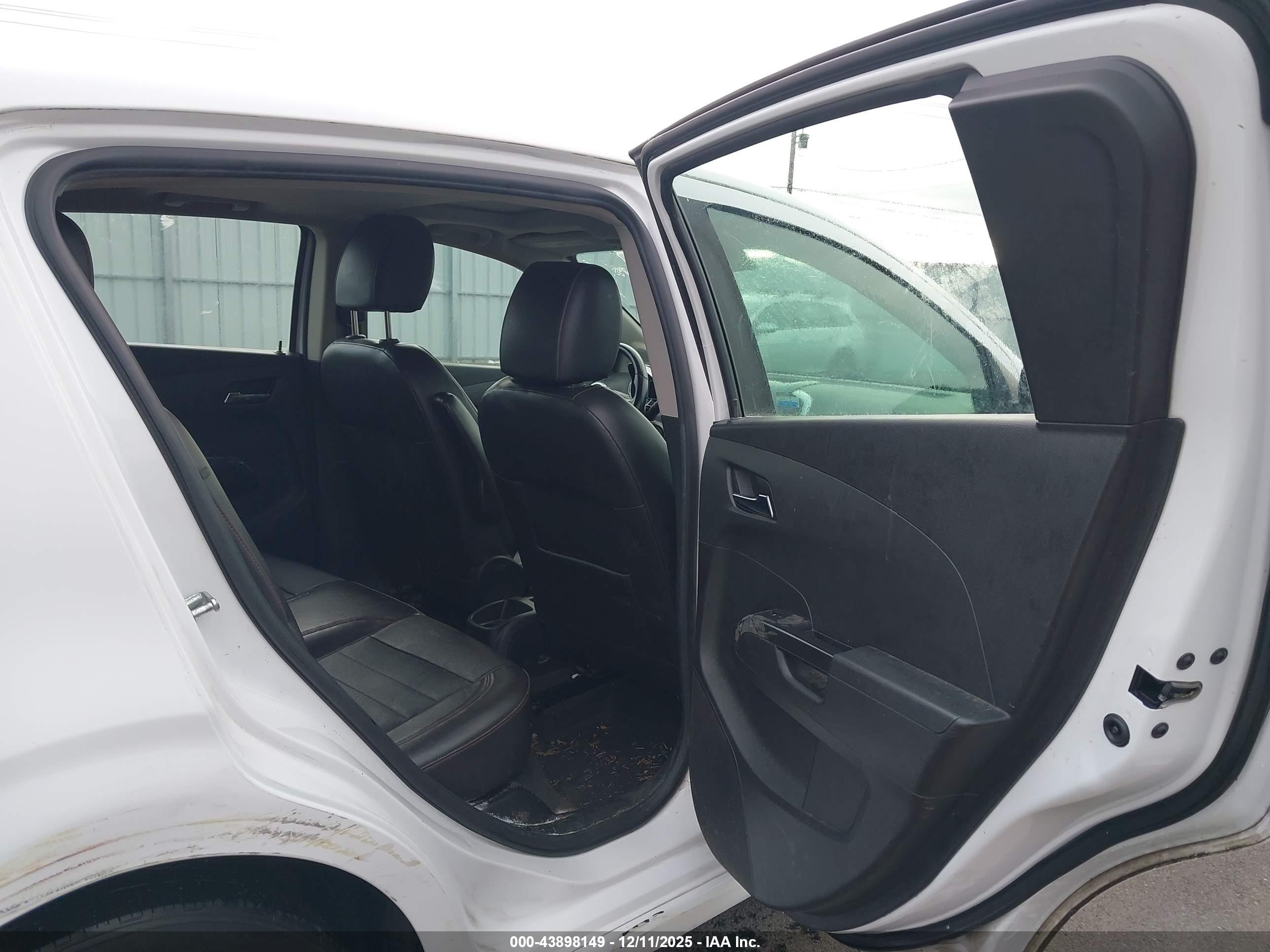 CHEVROLET SONIC image 8