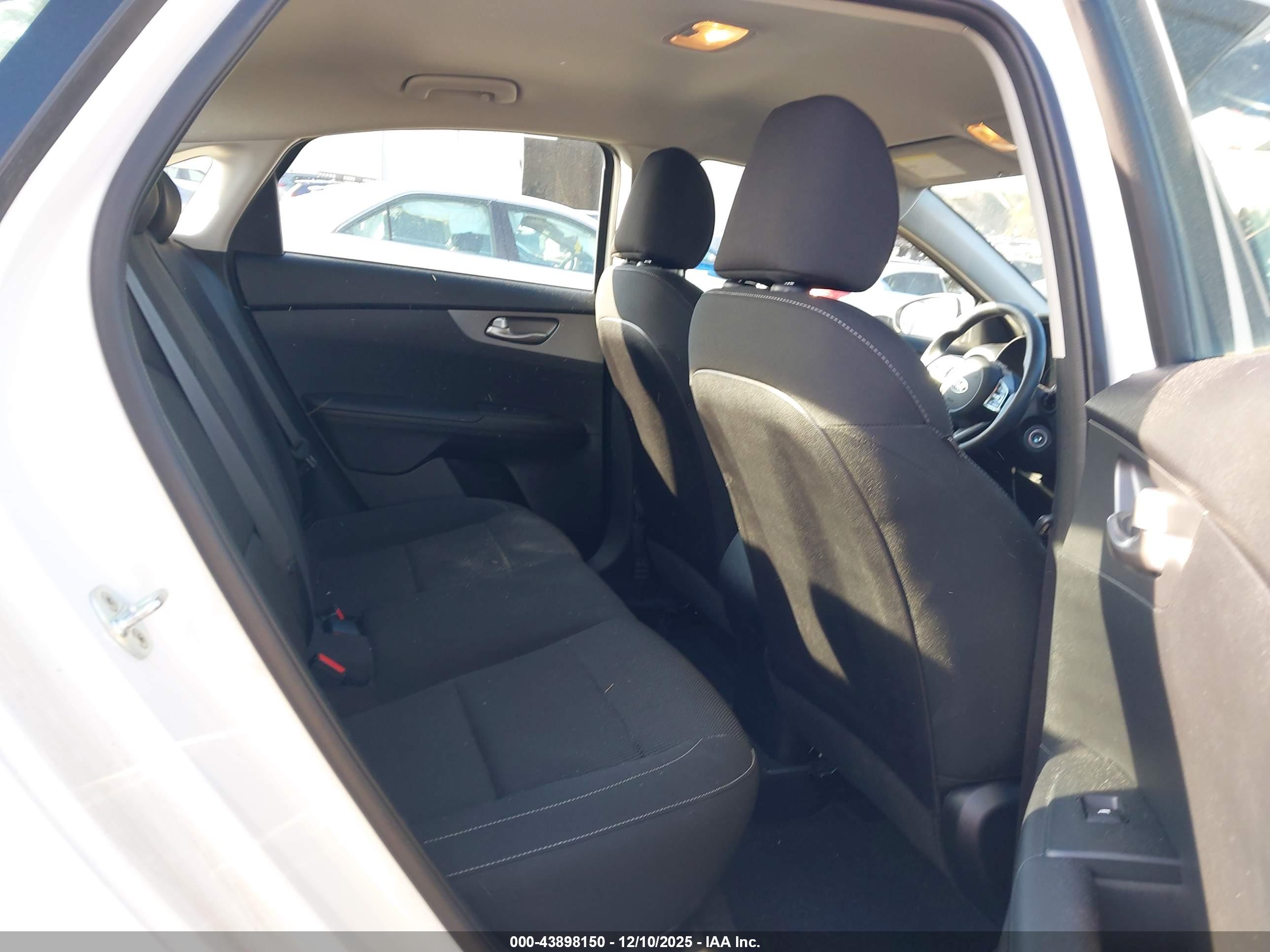 KIA FORTE image 8