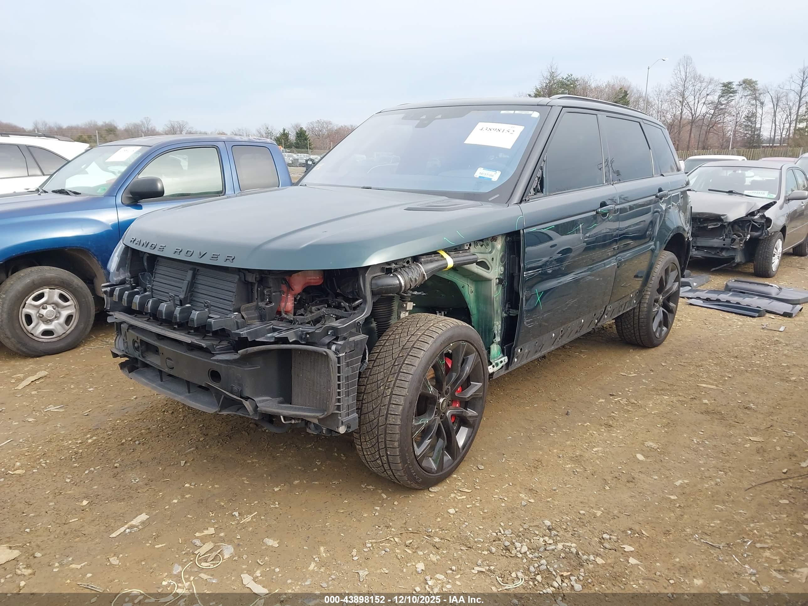 LAND ROVER image 2