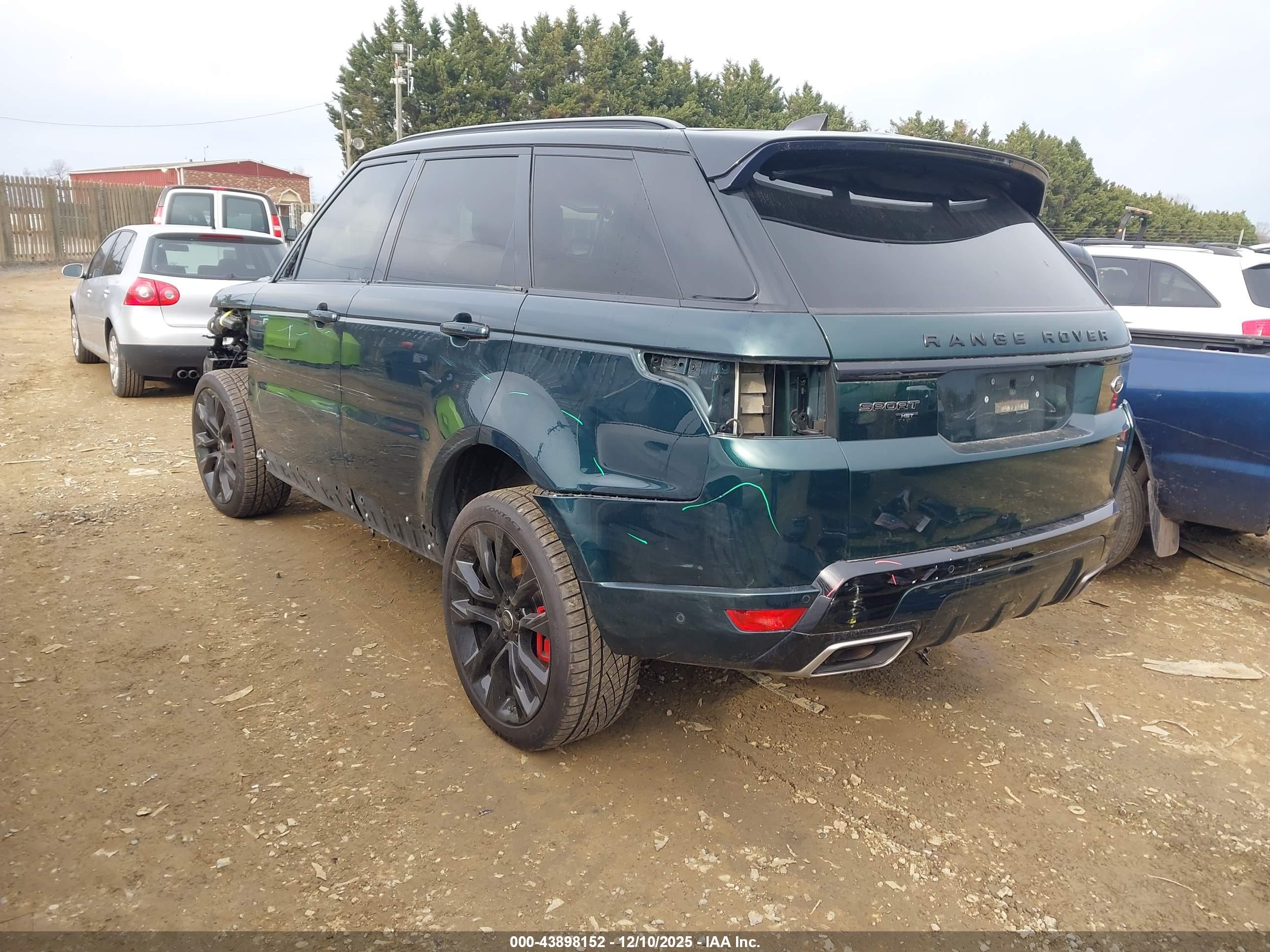 LAND ROVER image 3