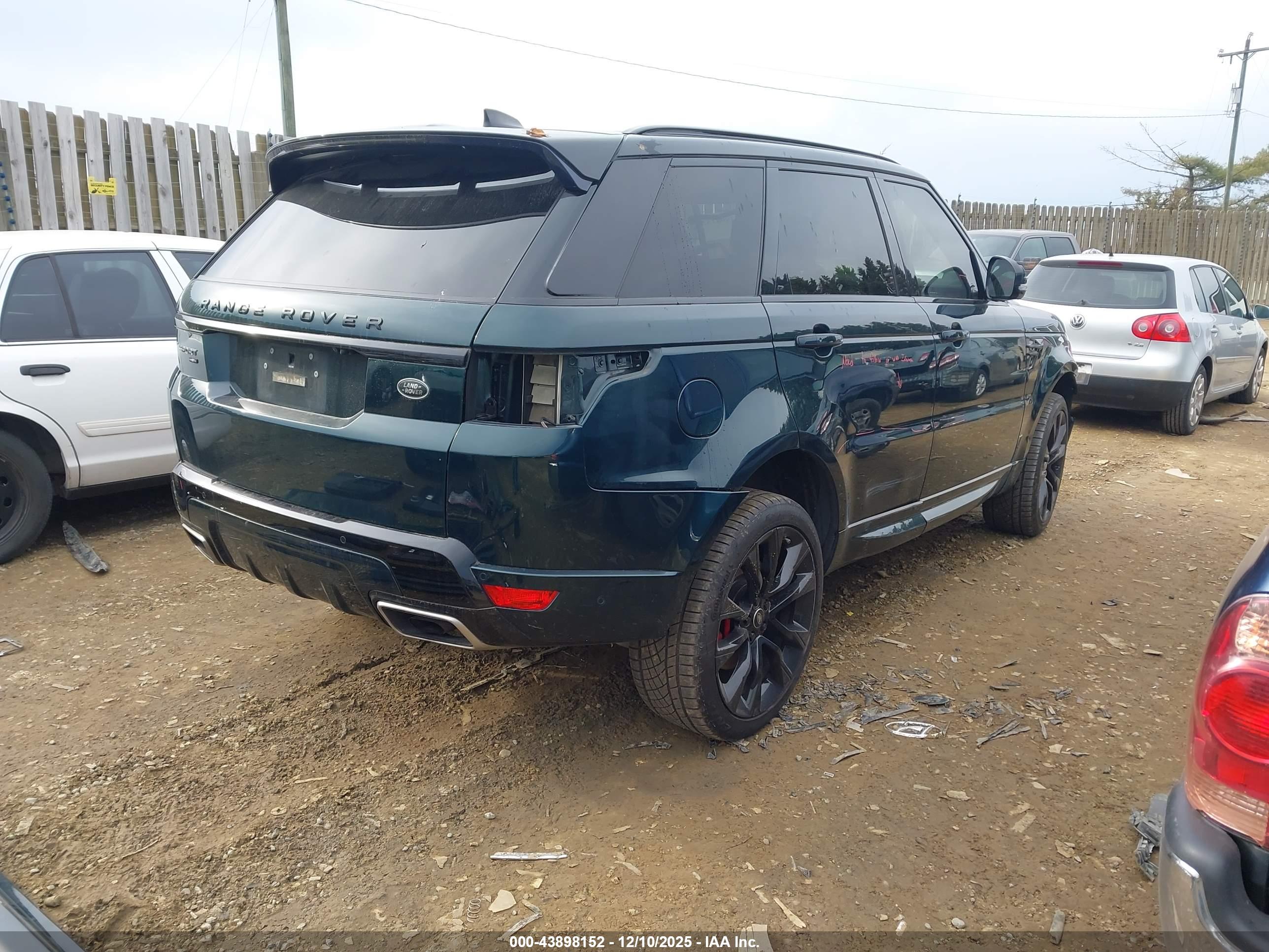 LAND ROVER image 4