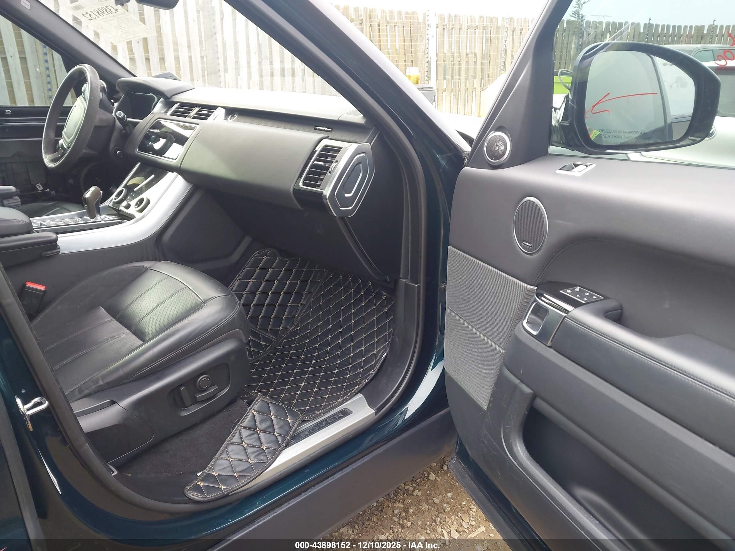 LAND ROVER image 5