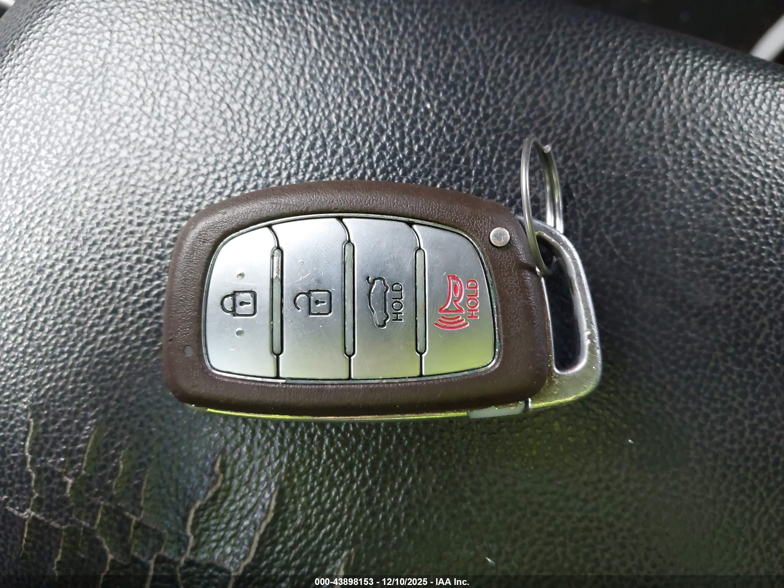 HYUNDAI ELANTRA image 11