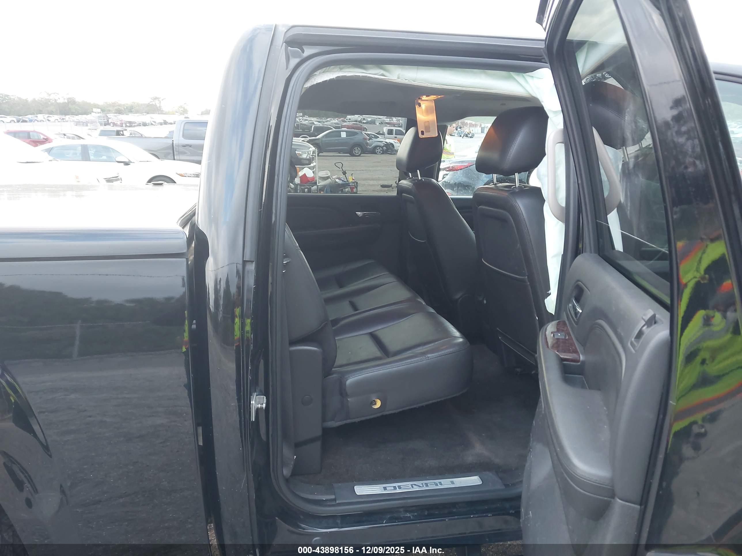 GMC SIERRA image 8