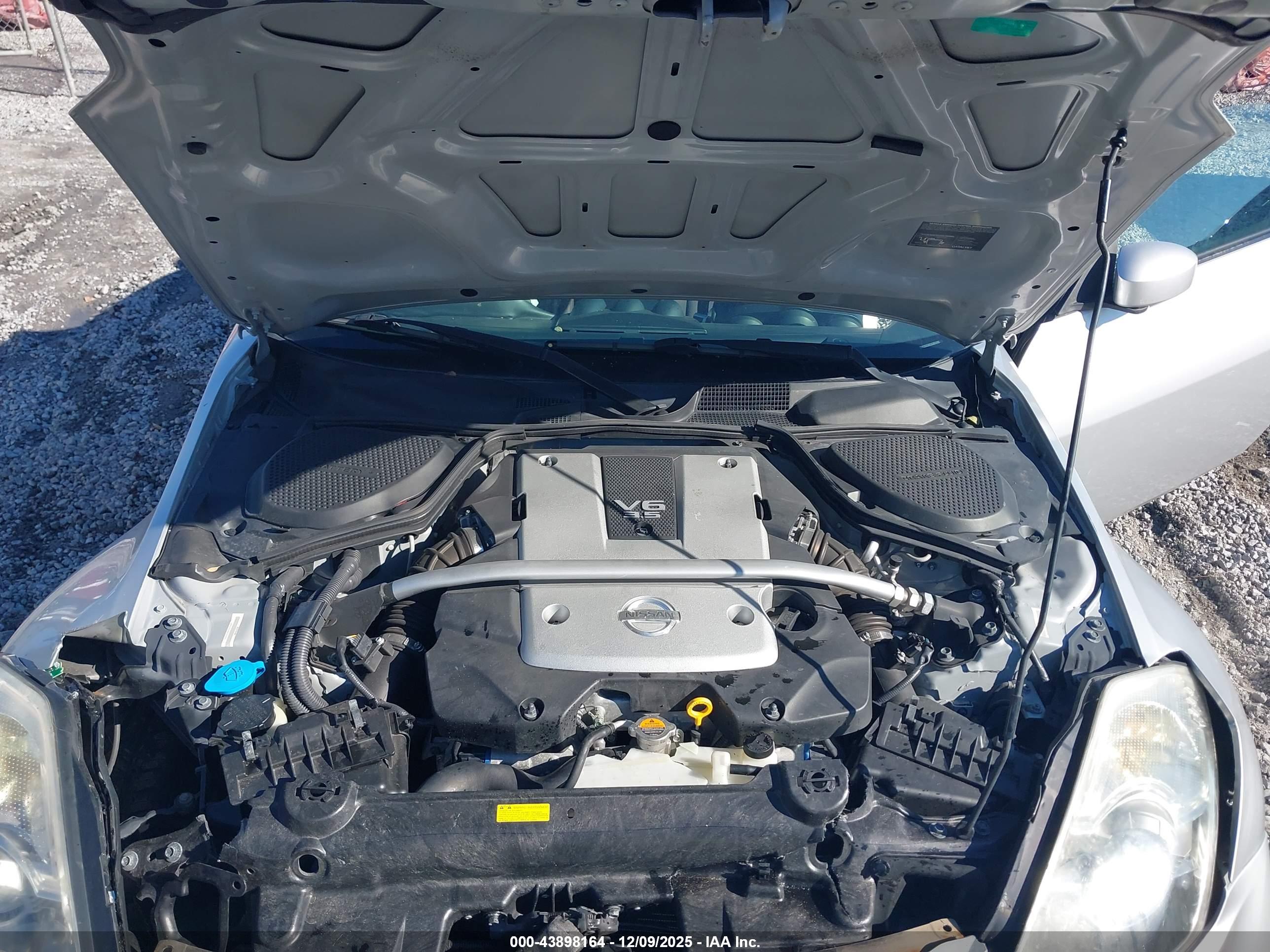 NISSAN 350Z image 10
