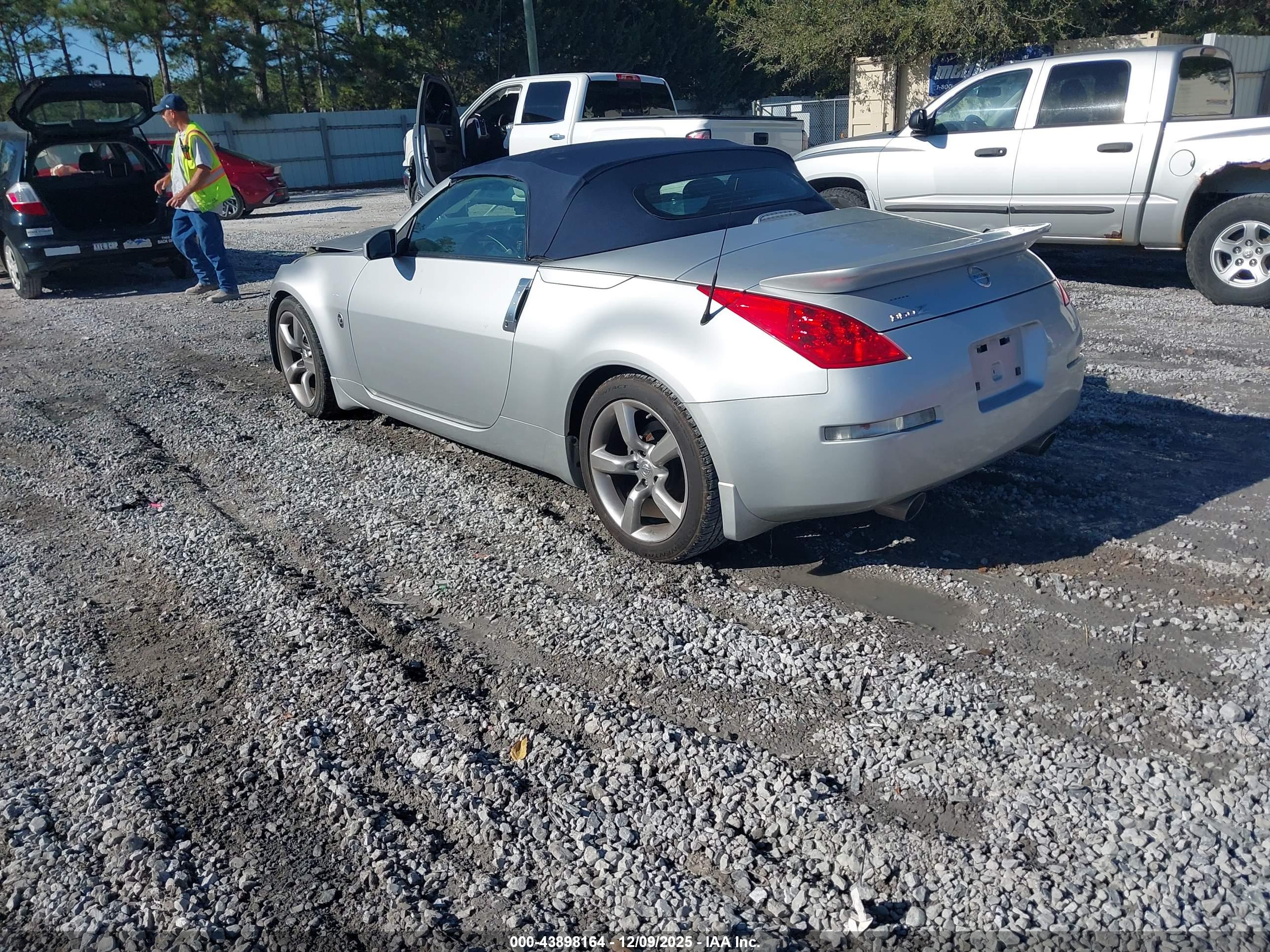 NISSAN 350Z image 3