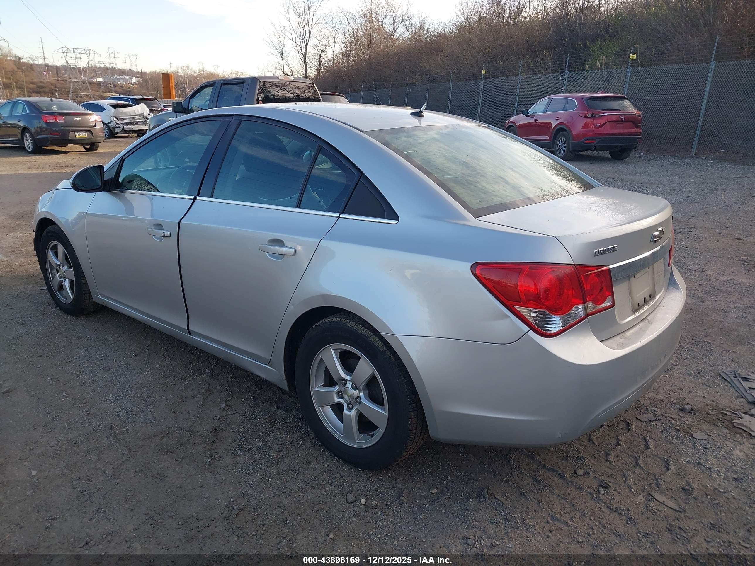 CHEVROLET CRUZE image 3