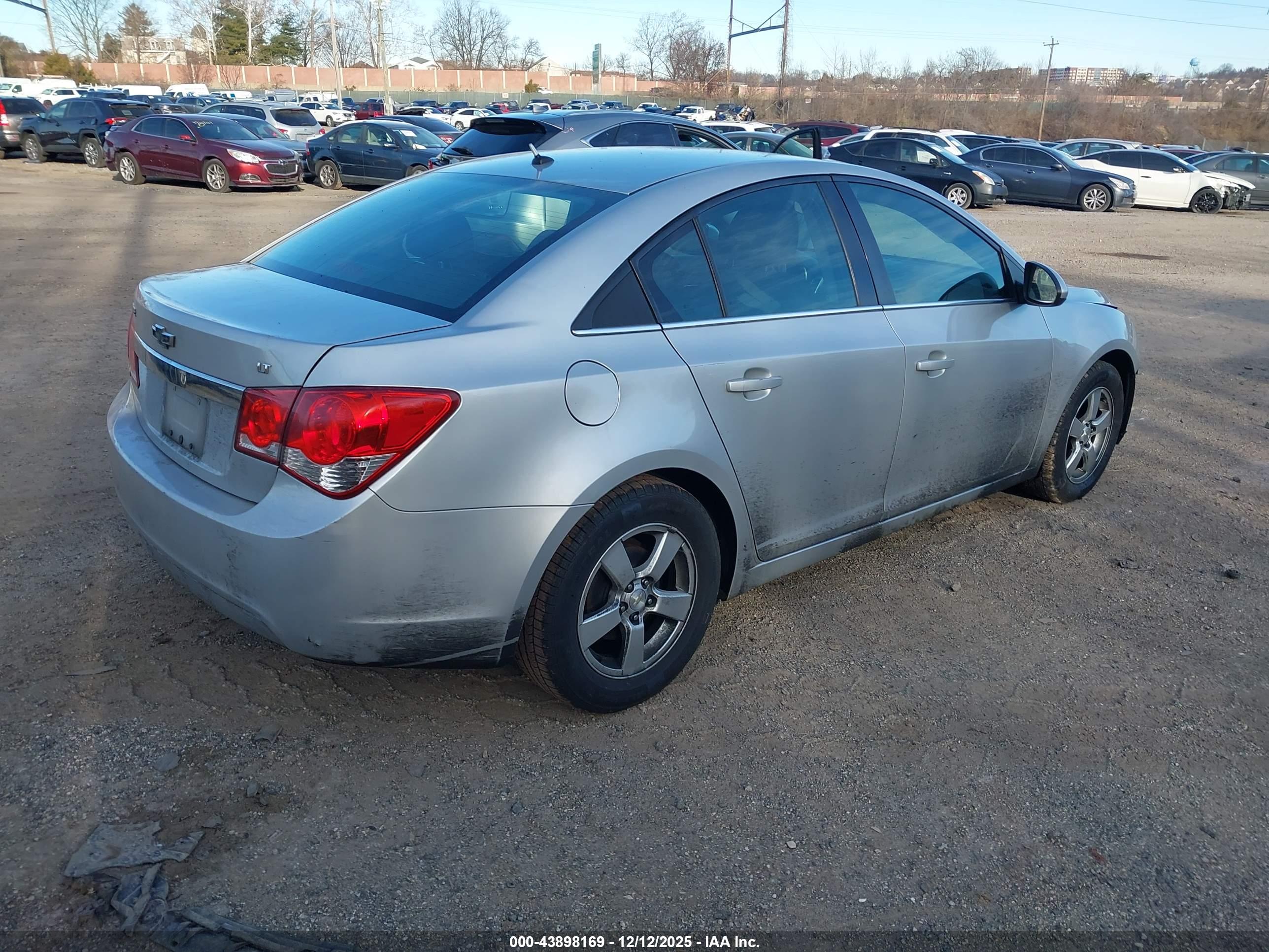 CHEVROLET CRUZE image 4
