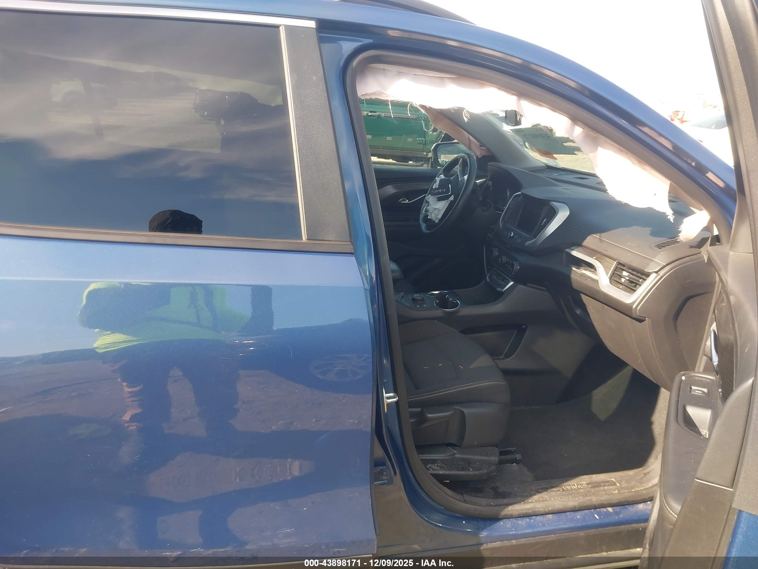 GMC TERRAIN image 5