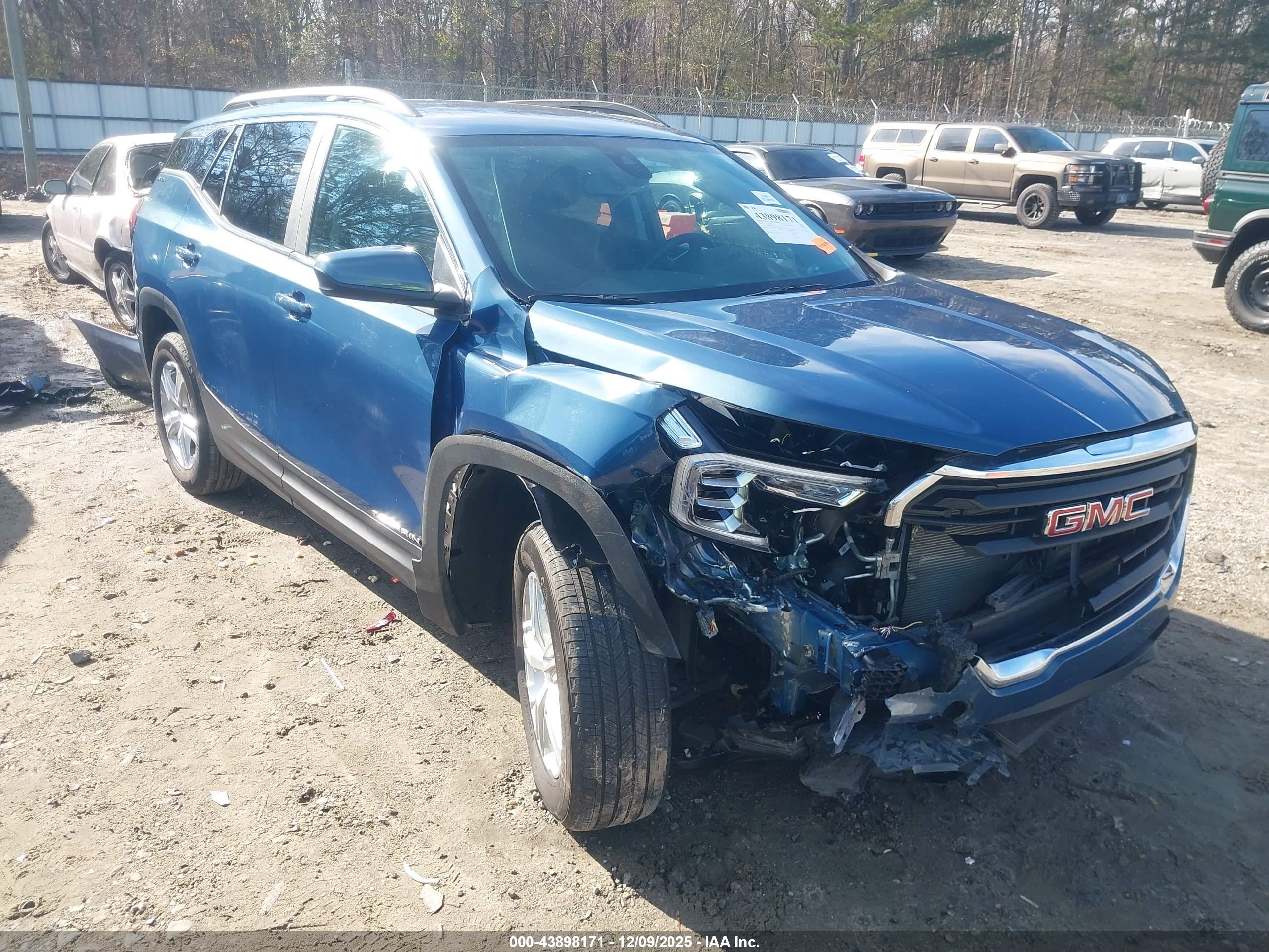 GMC TERRAIN image 6