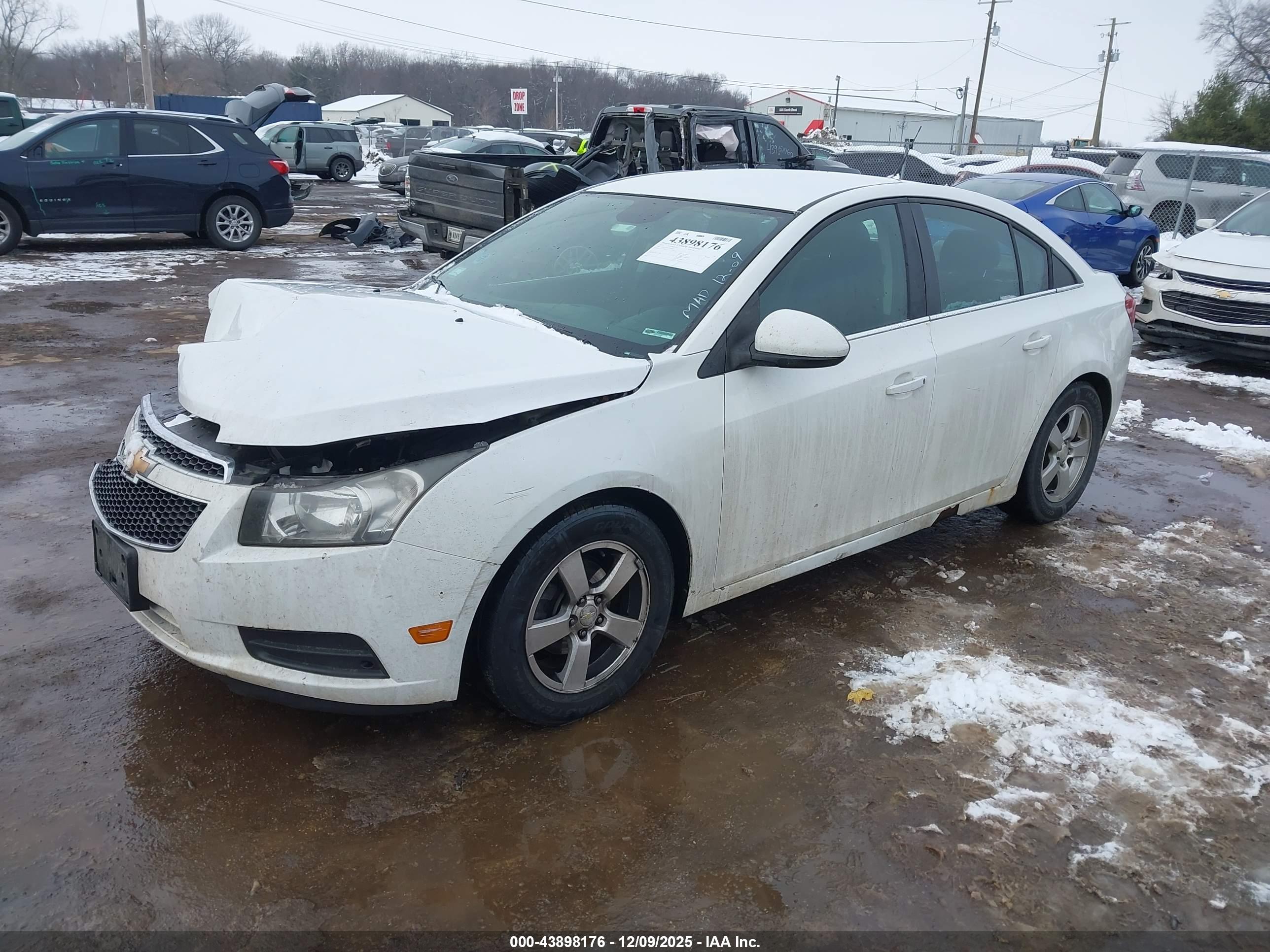 CHEVROLET CRUZE image 2