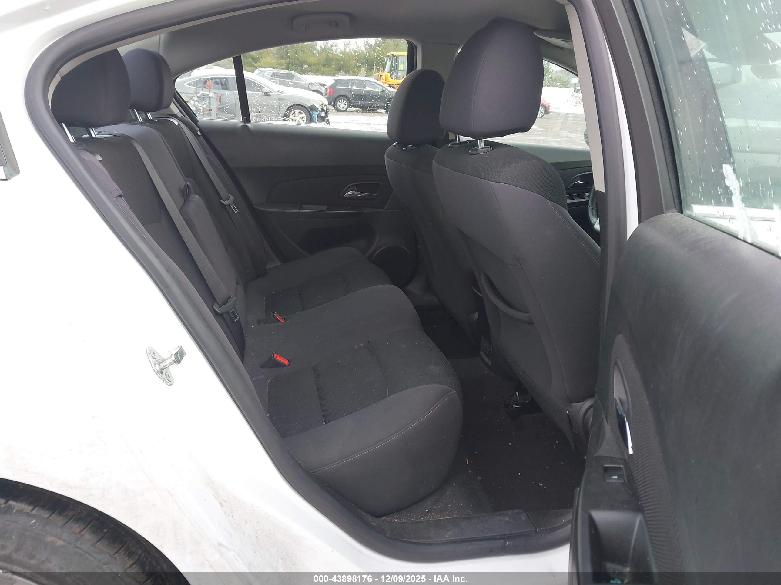 CHEVROLET CRUZE image 8