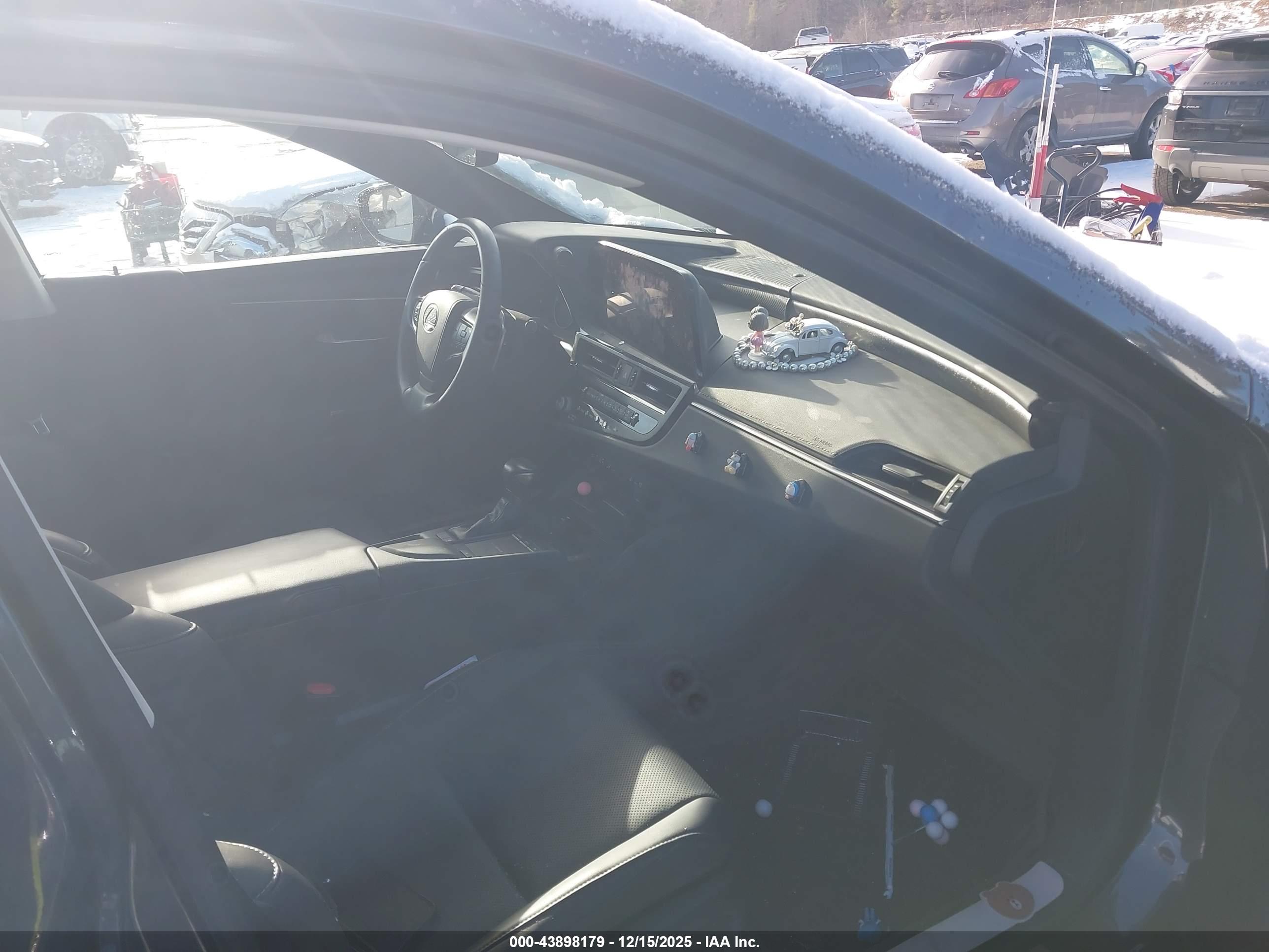 LEXUS ES image 5