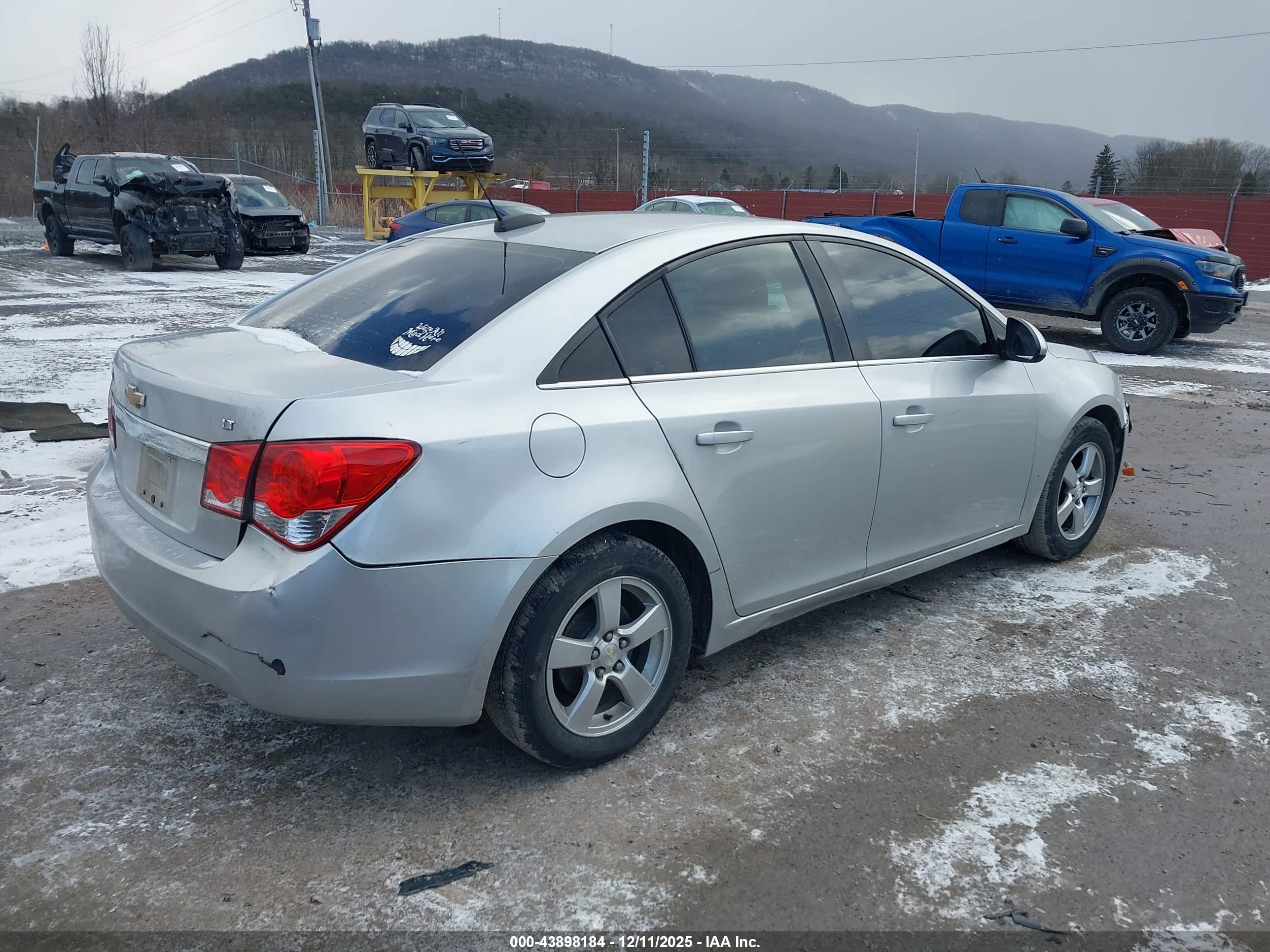 CHEVROLET CRUZE image 4