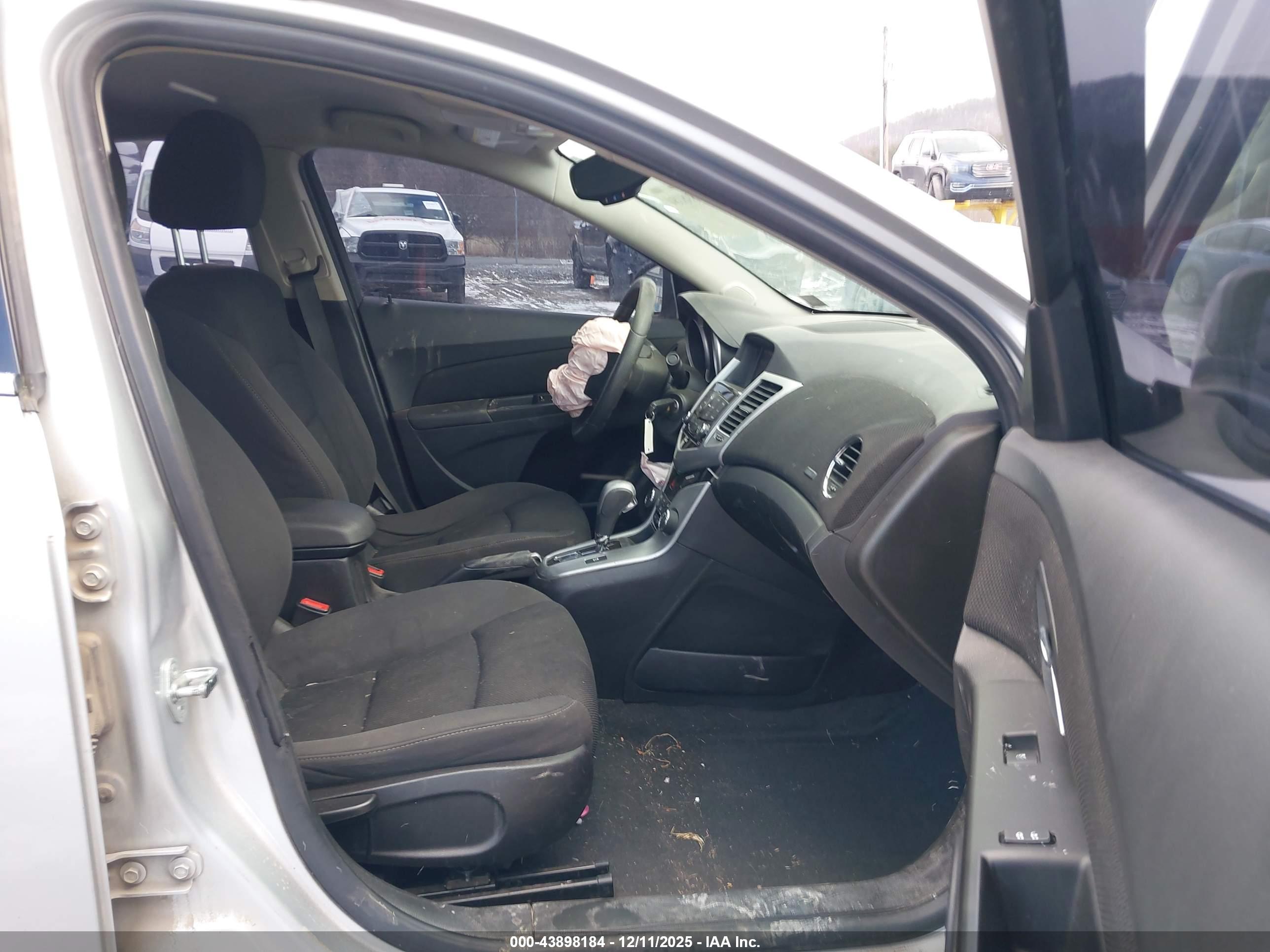 CHEVROLET CRUZE image 5