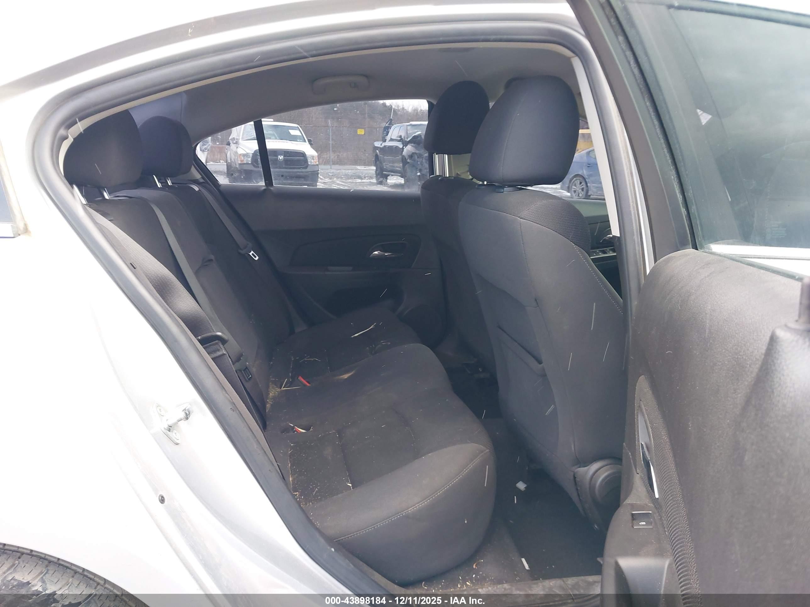 CHEVROLET CRUZE image 8