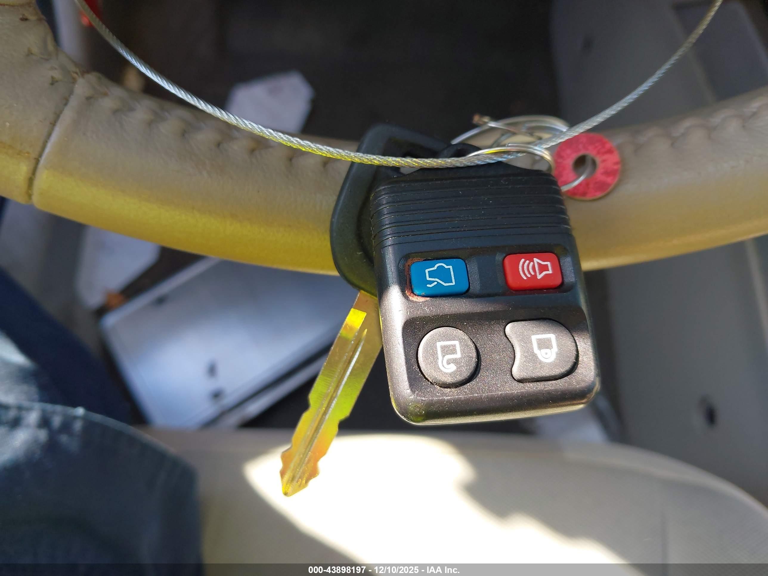 FORD ESCAPE image 11