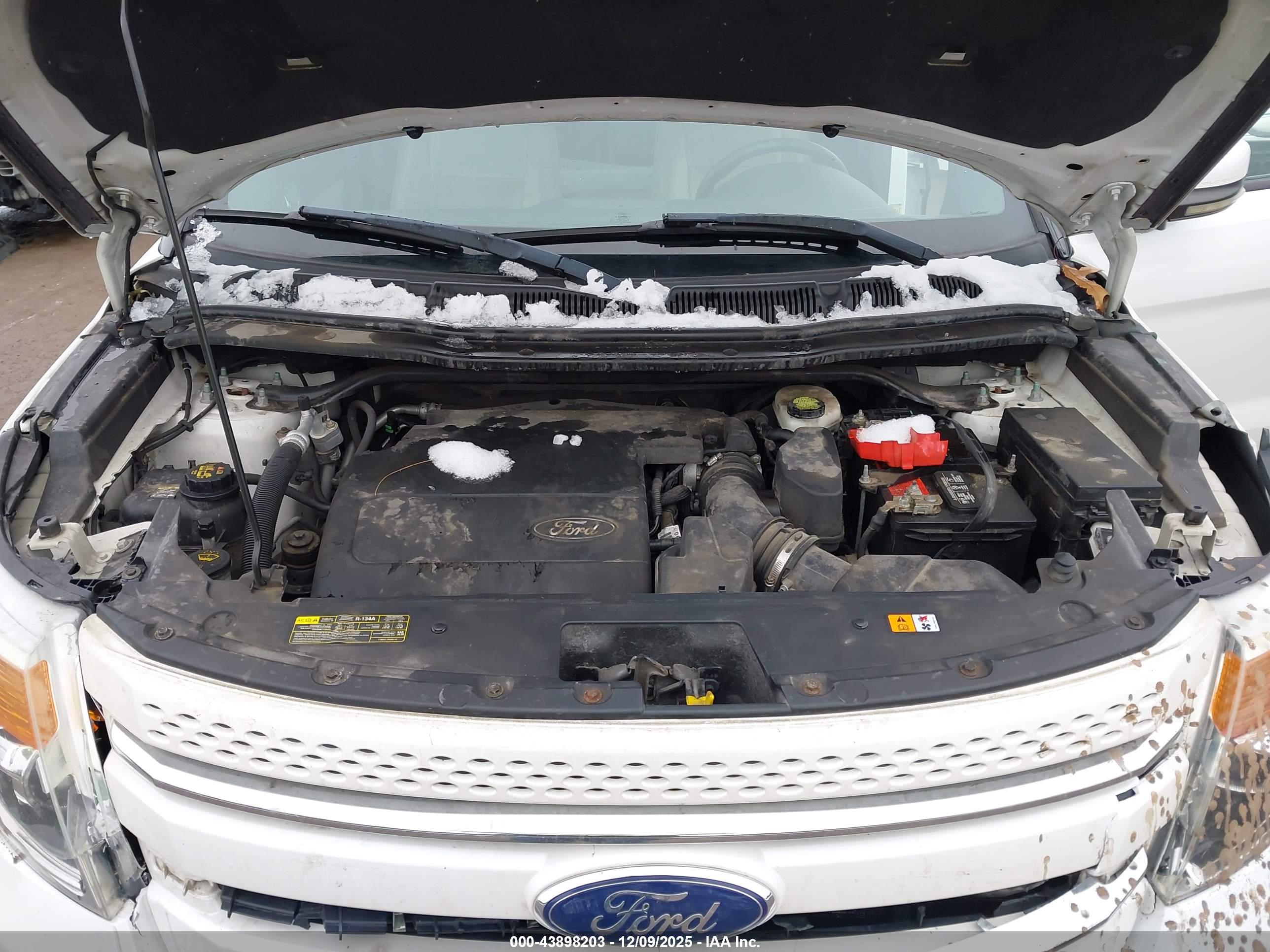 FORD EXPLORER image 10