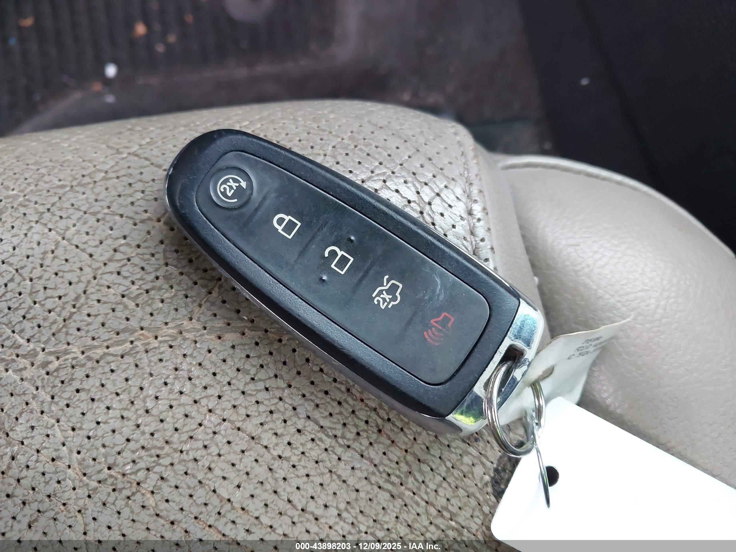 FORD EXPLORER image 11