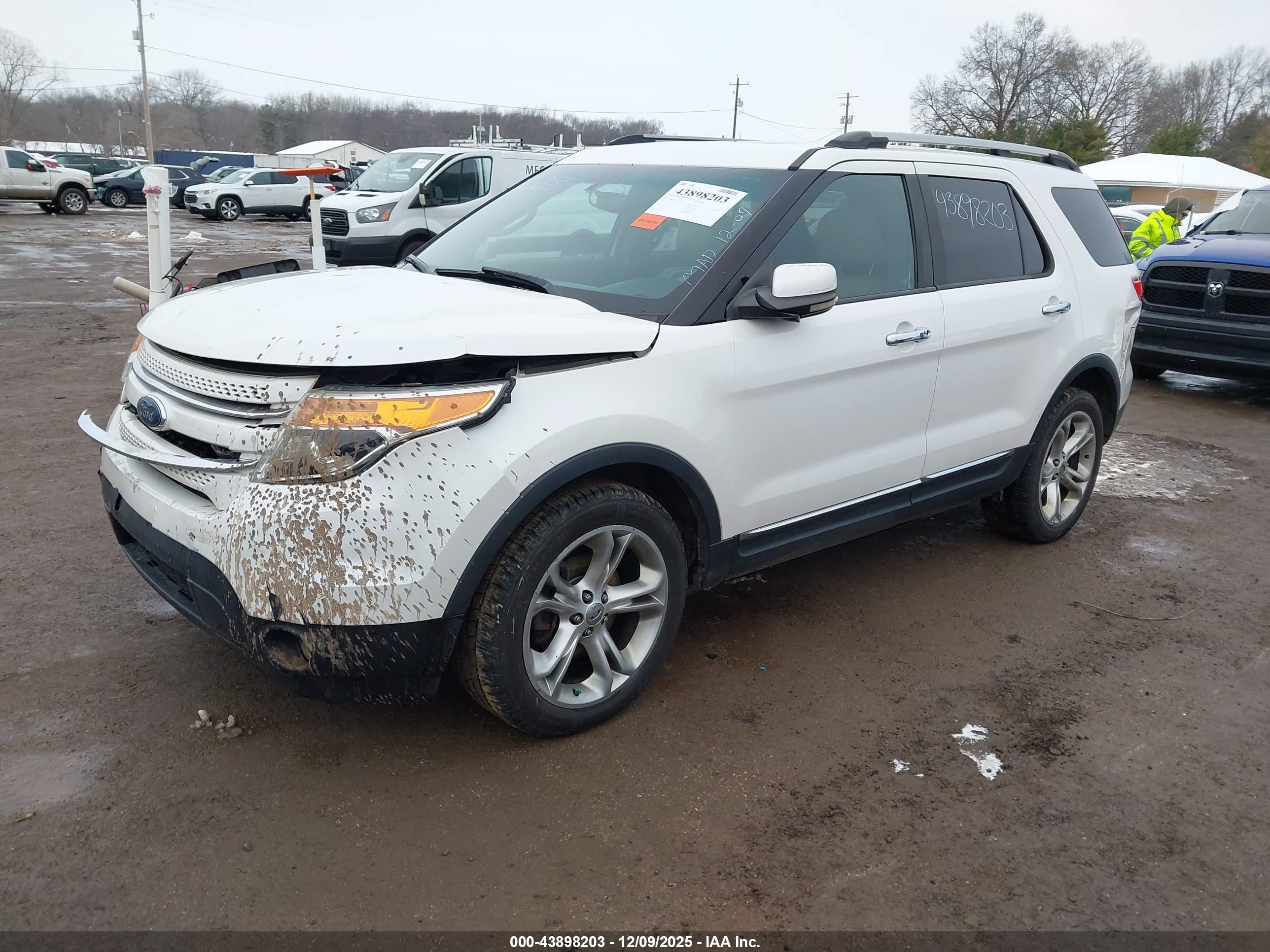 FORD EXPLORER image 2