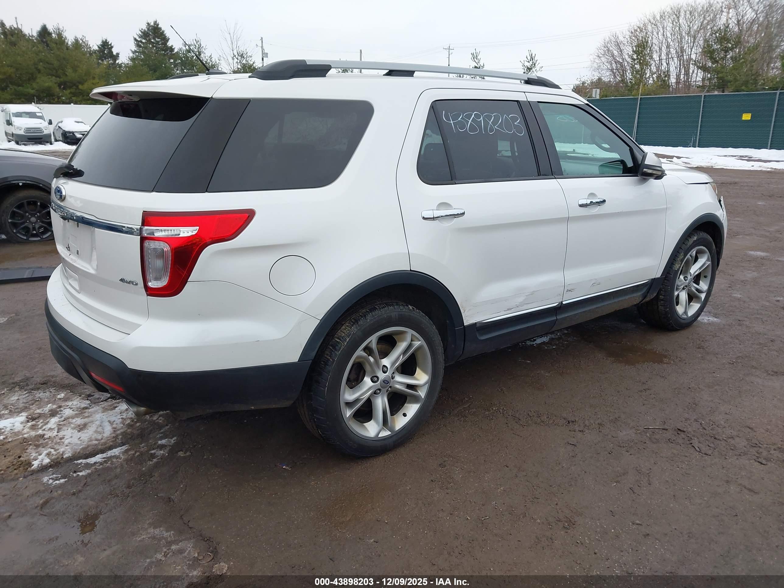FORD EXPLORER image 4