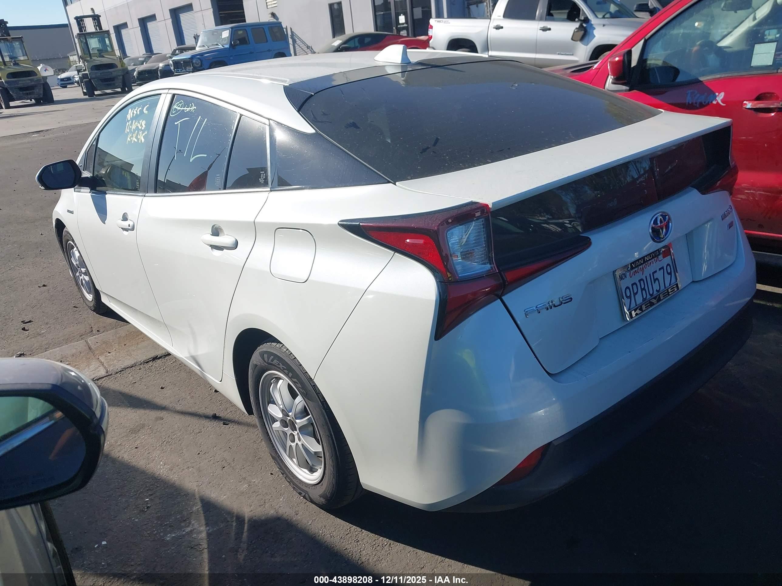 TOYOTA PRIUS image 3