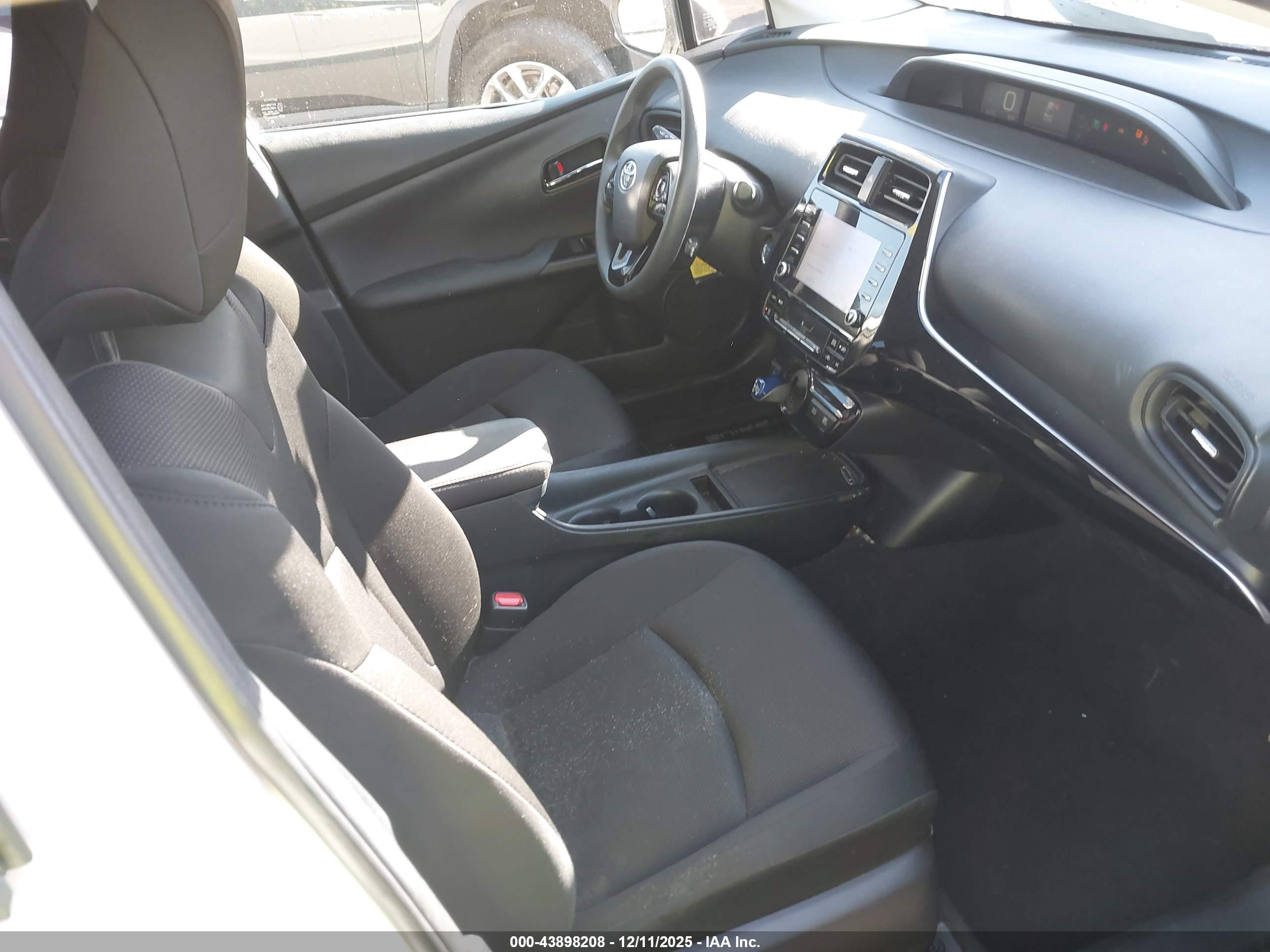 TOYOTA PRIUS image 5