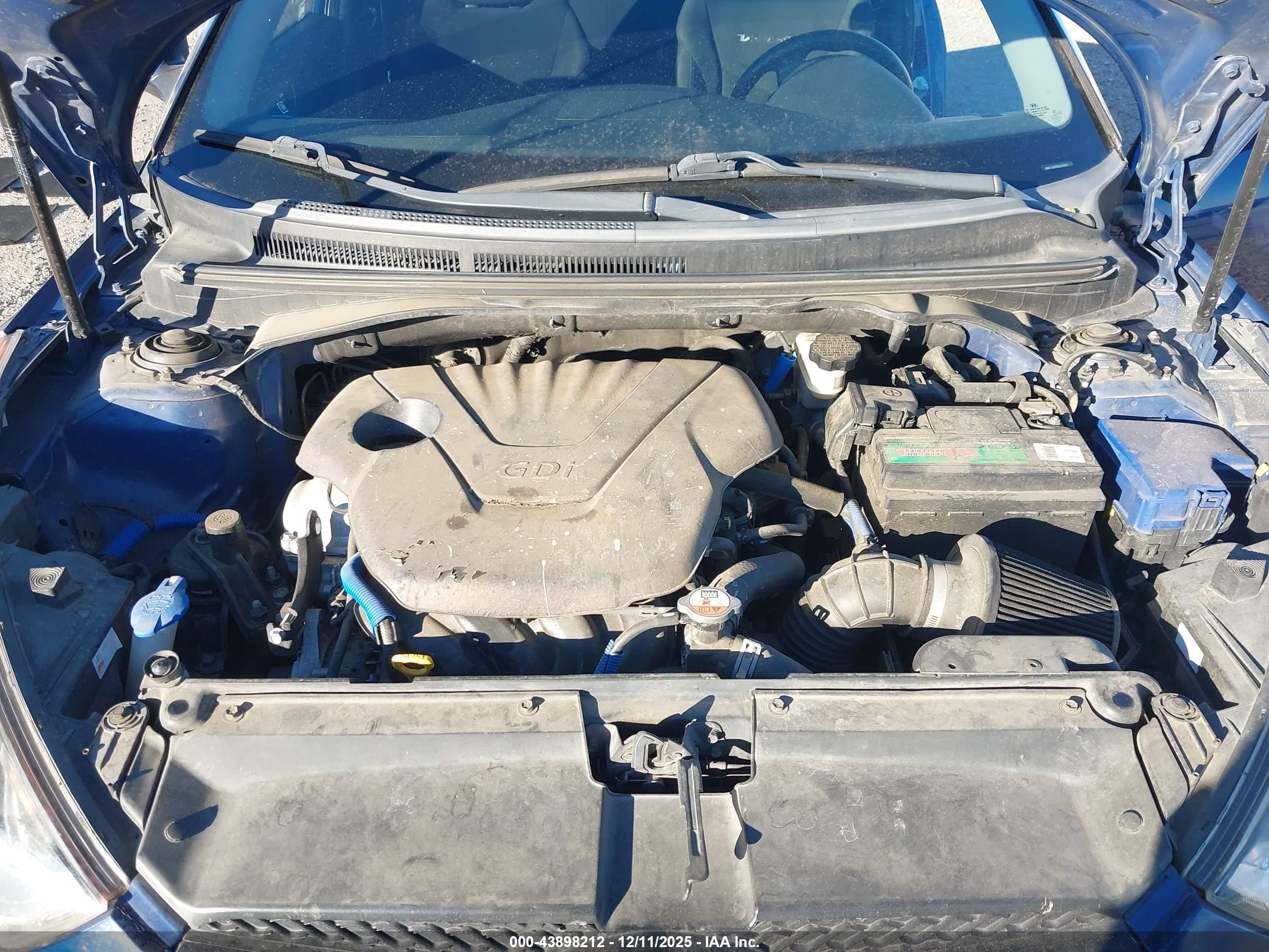 HYUNDAI VELOSTER image 10