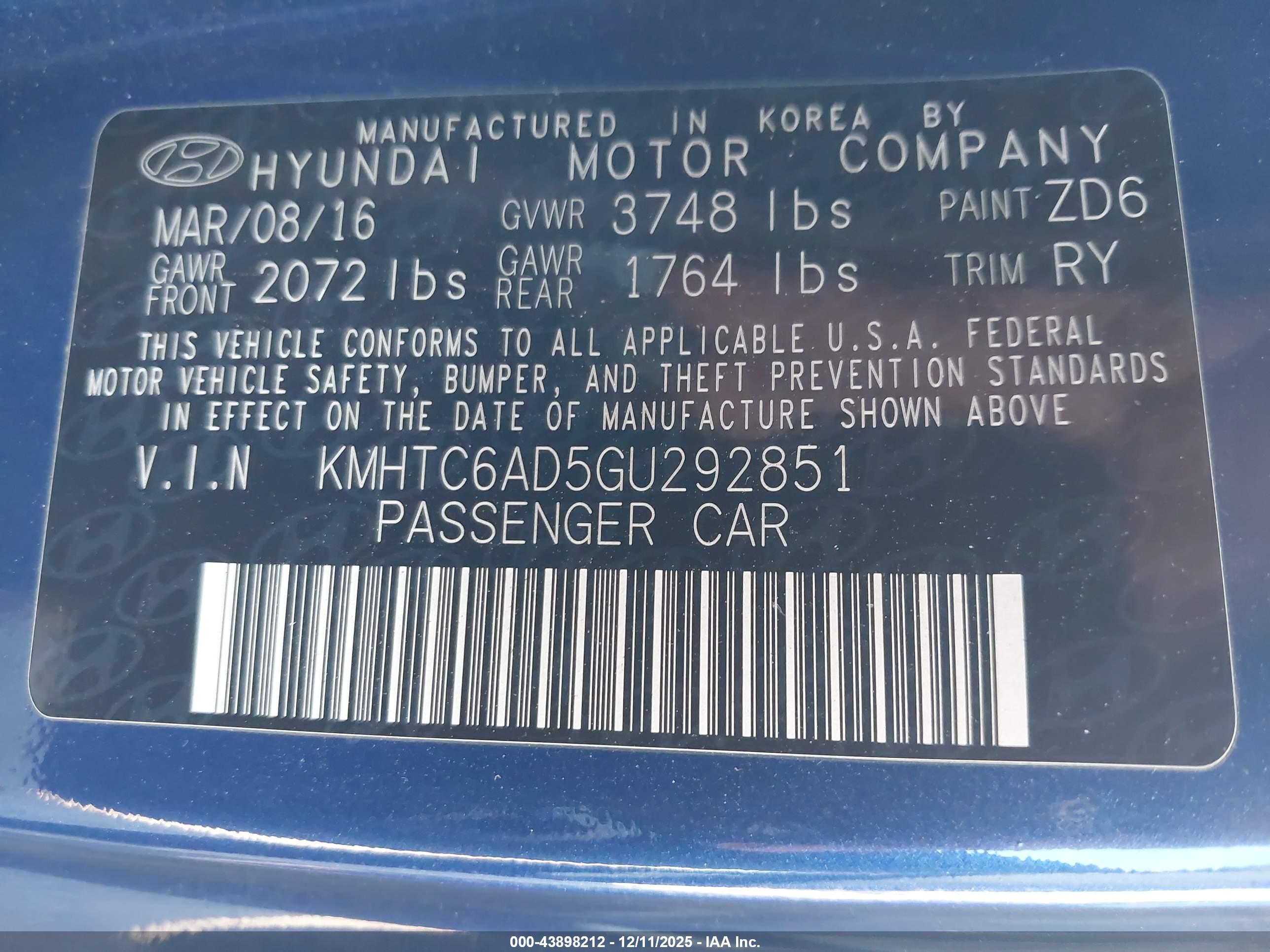 HYUNDAI VELOSTER image 9