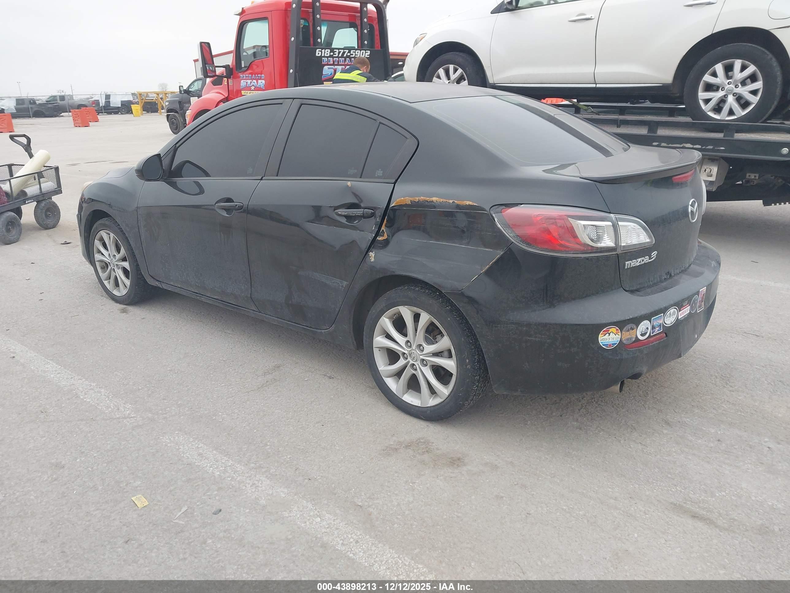 MAZDA MAZDA3 image 3