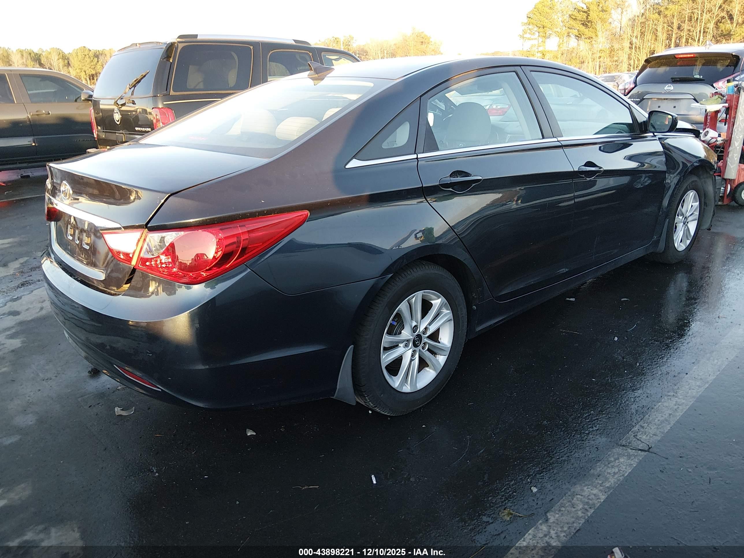 HYUNDAI SONATA image 4