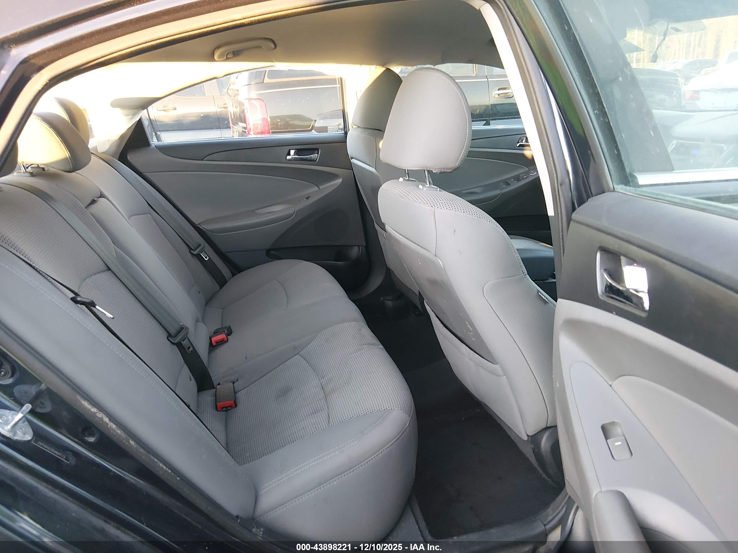 HYUNDAI SONATA image 8