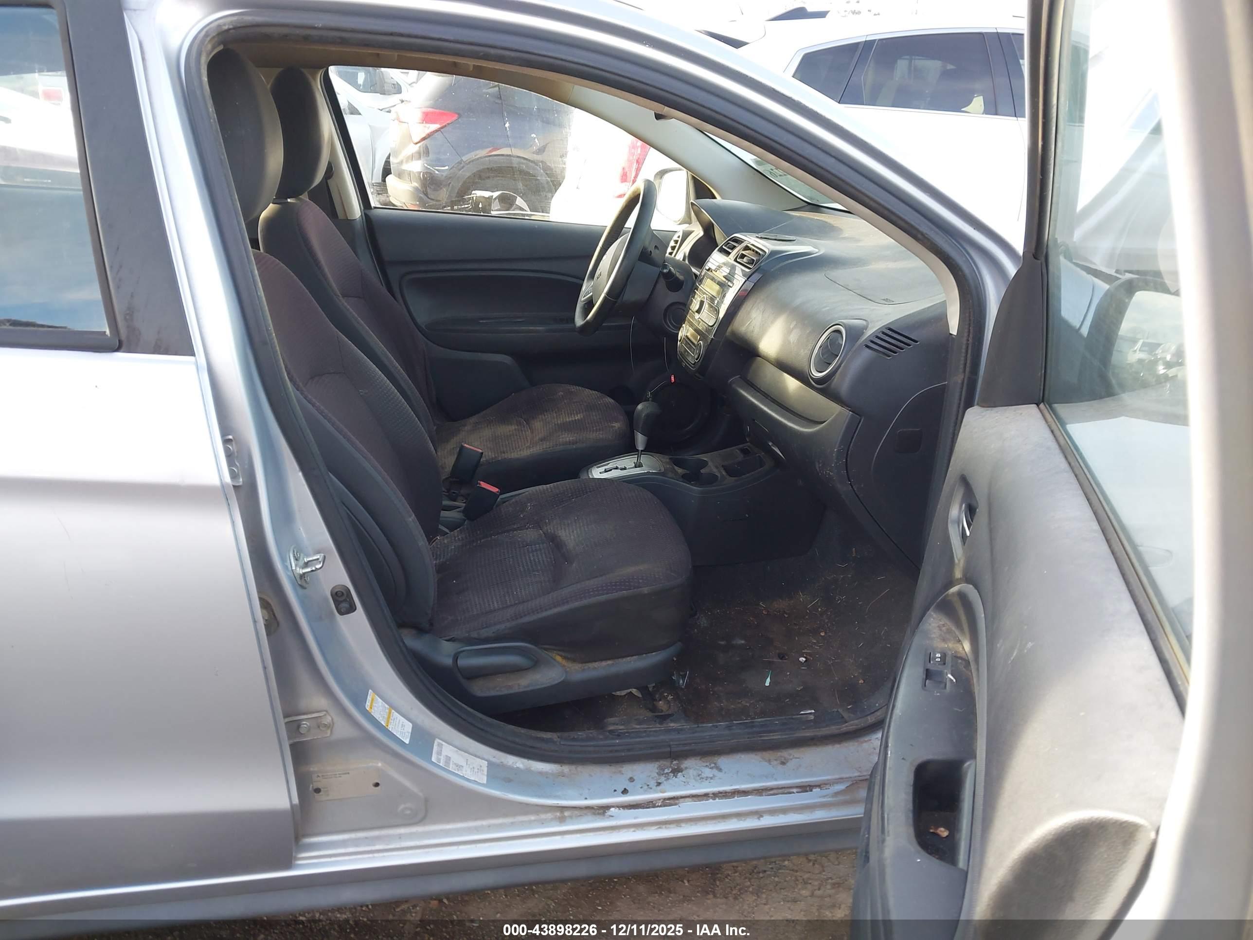 MITSUBISHI MIRAGE image 5