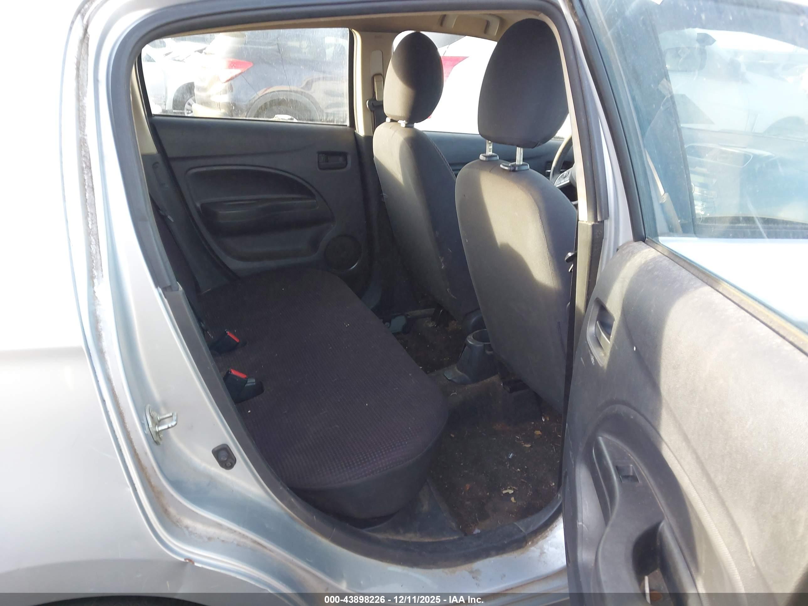MITSUBISHI MIRAGE image 8