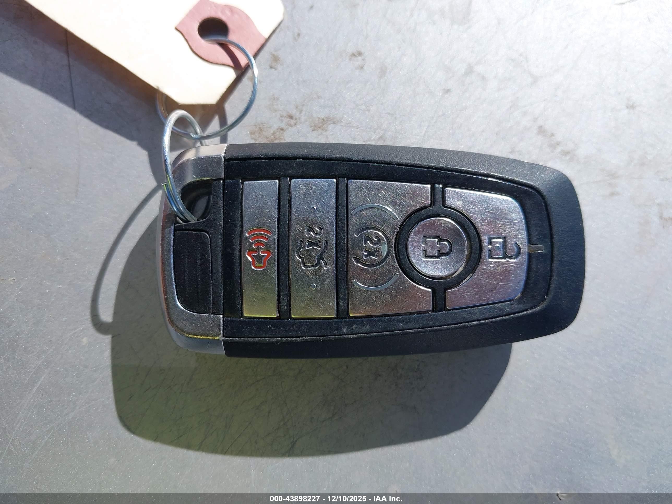 FORD FUSION image 11
