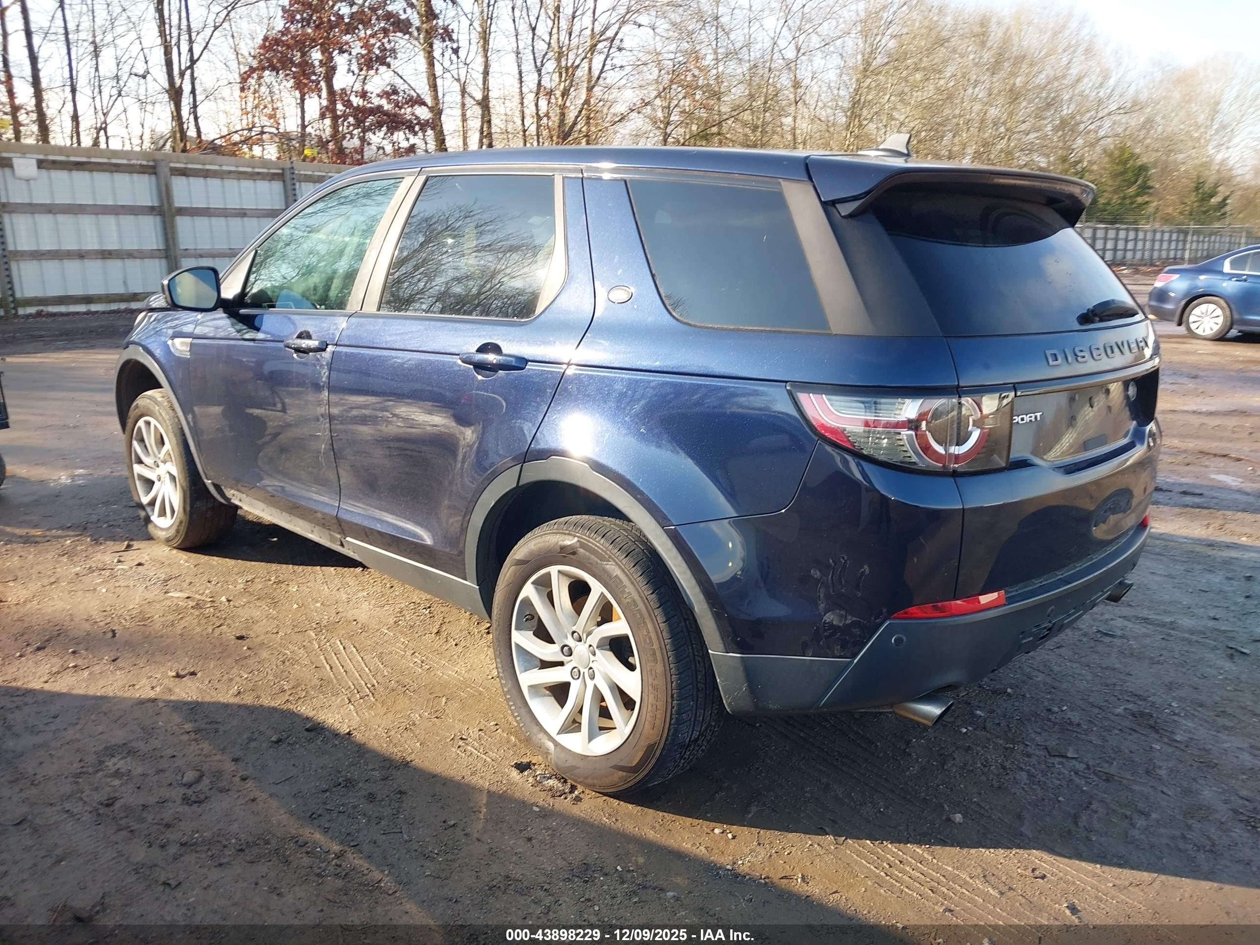 LAND ROVER image 3