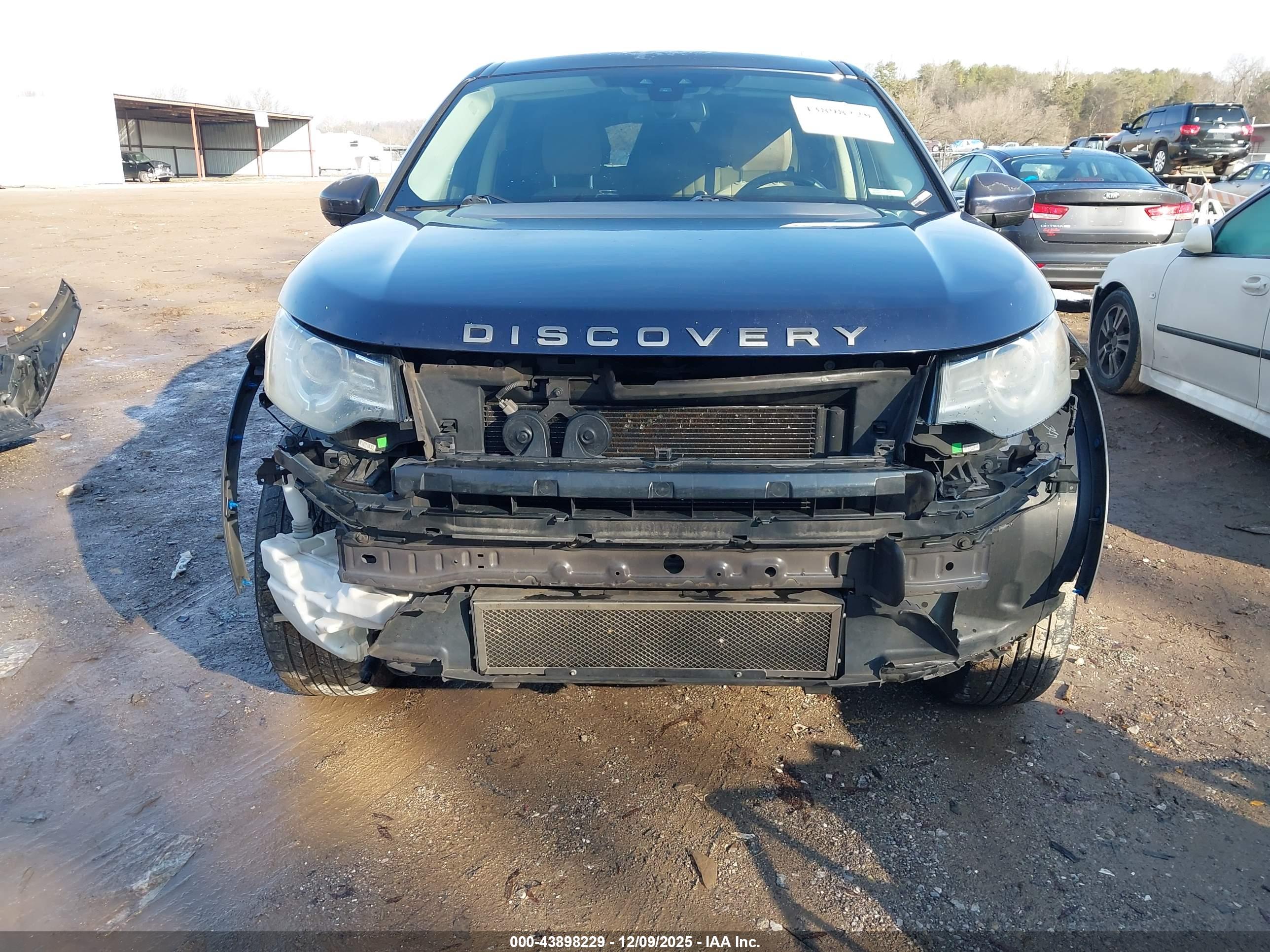 LAND ROVER image 6