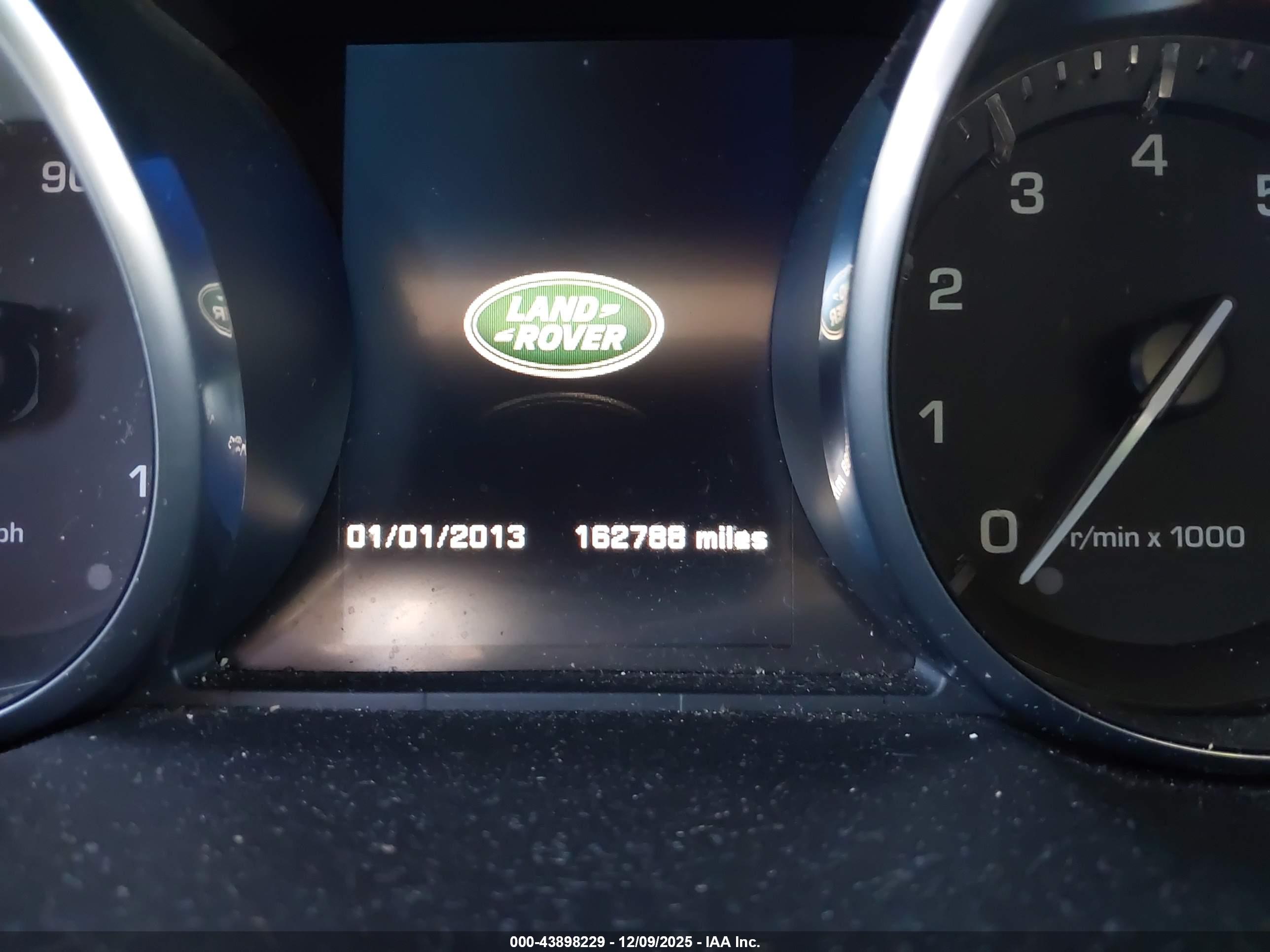 LAND ROVER image 7