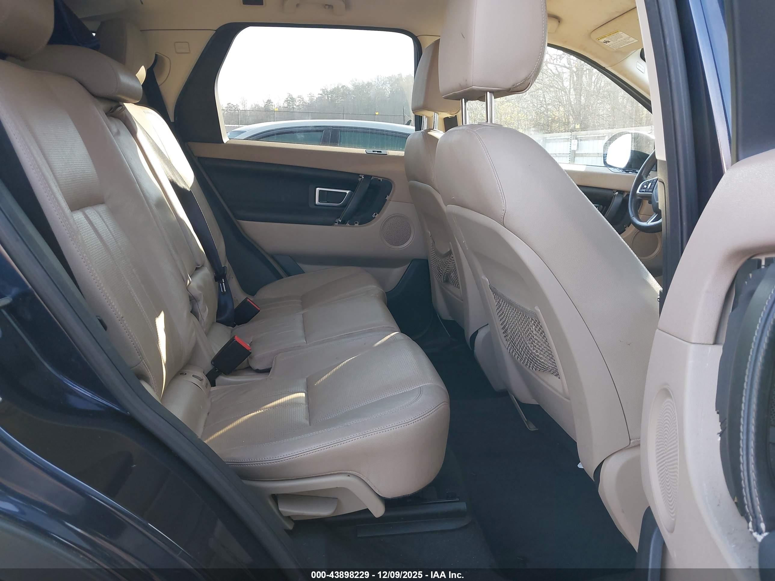 LAND ROVER image 8