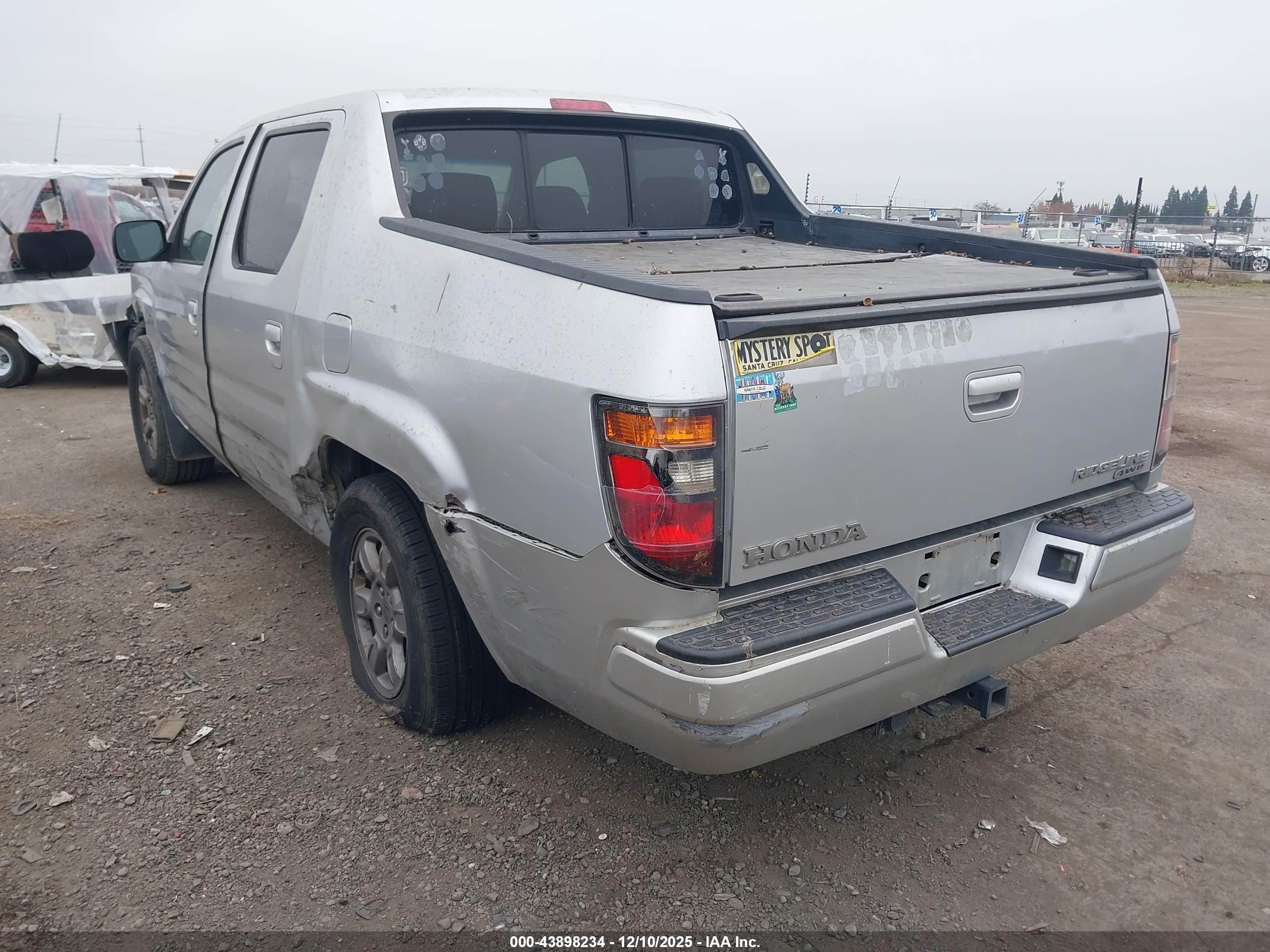 HONDA RIDGELINE image 3