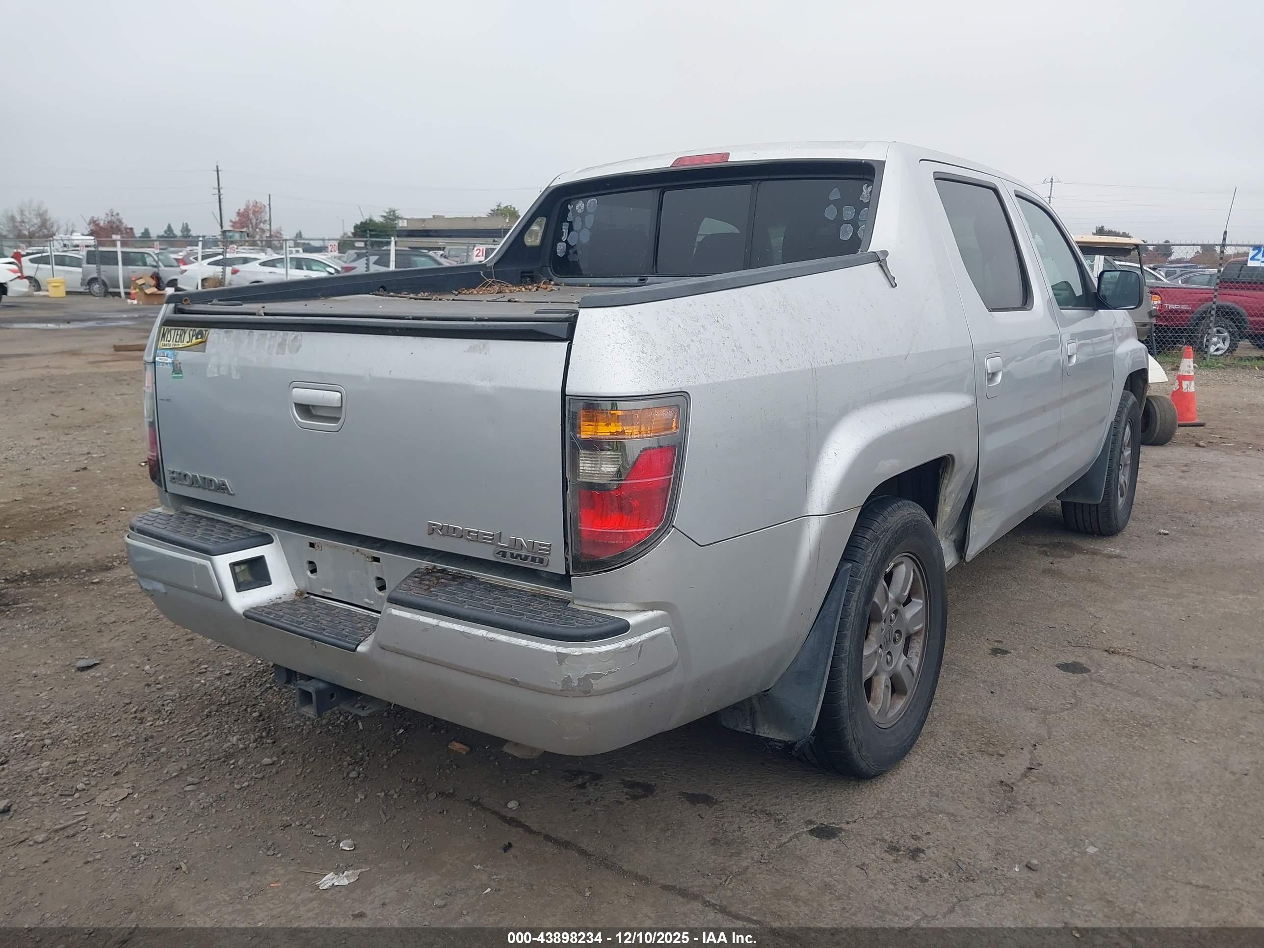 HONDA RIDGELINE image 4